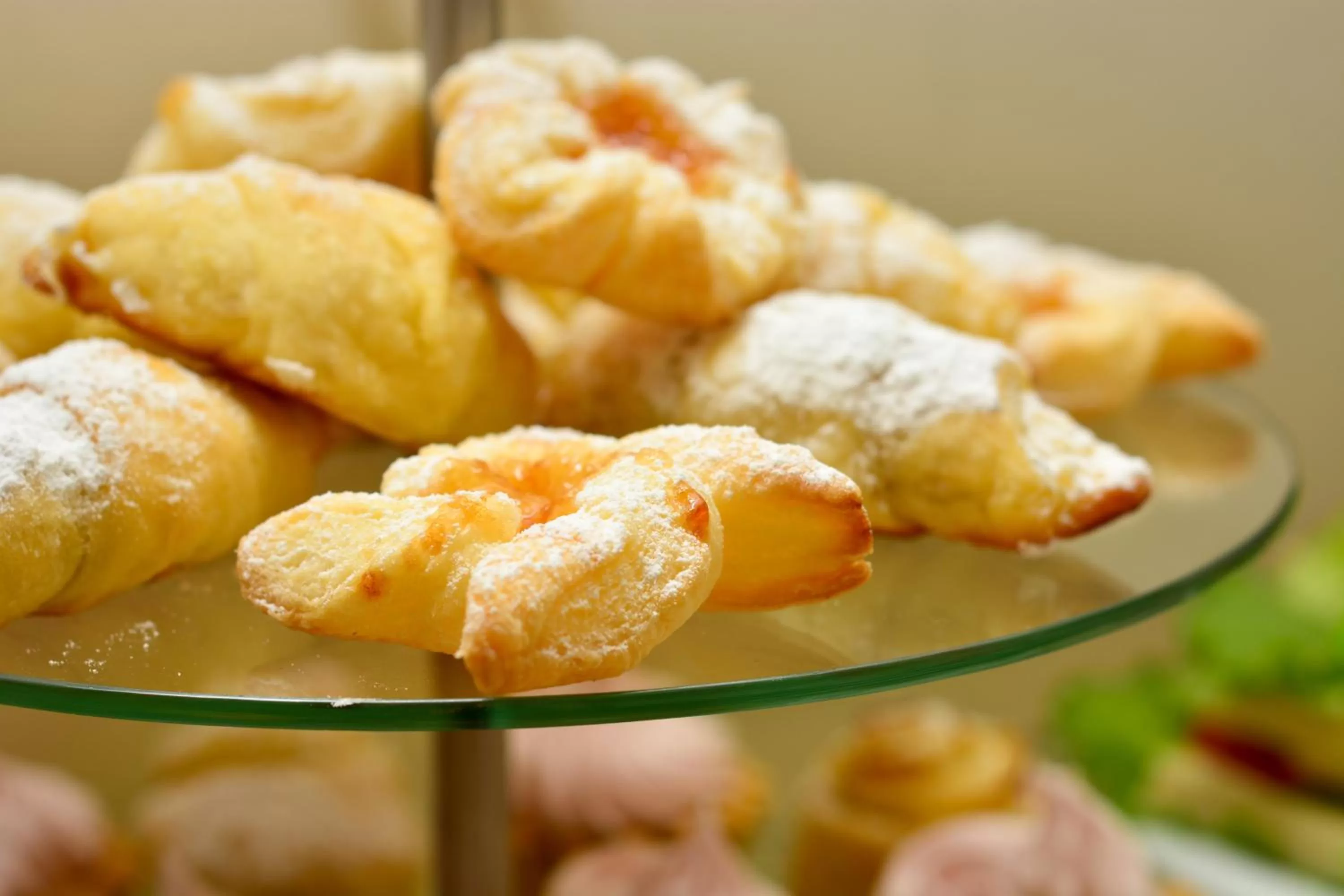 Food and drinks in Hotel Diamond