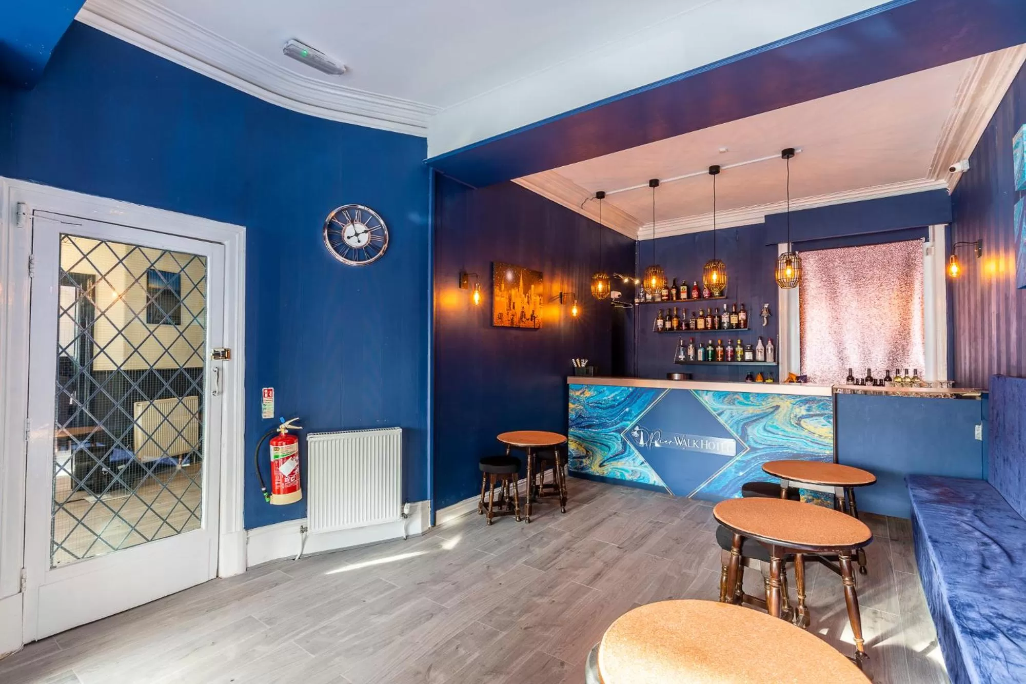 Lounge or bar in Pier Walk Hotel