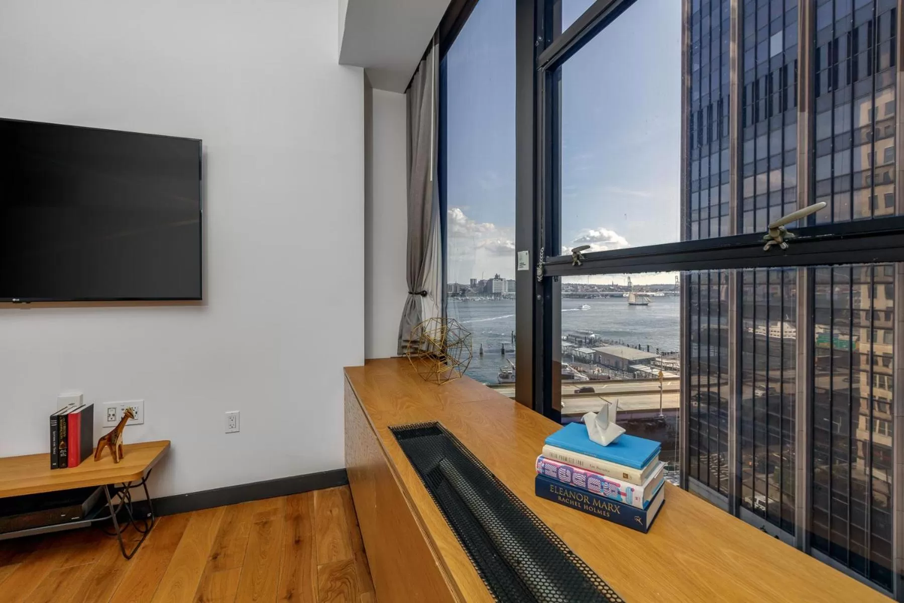 City view in Placemakr Wall Street