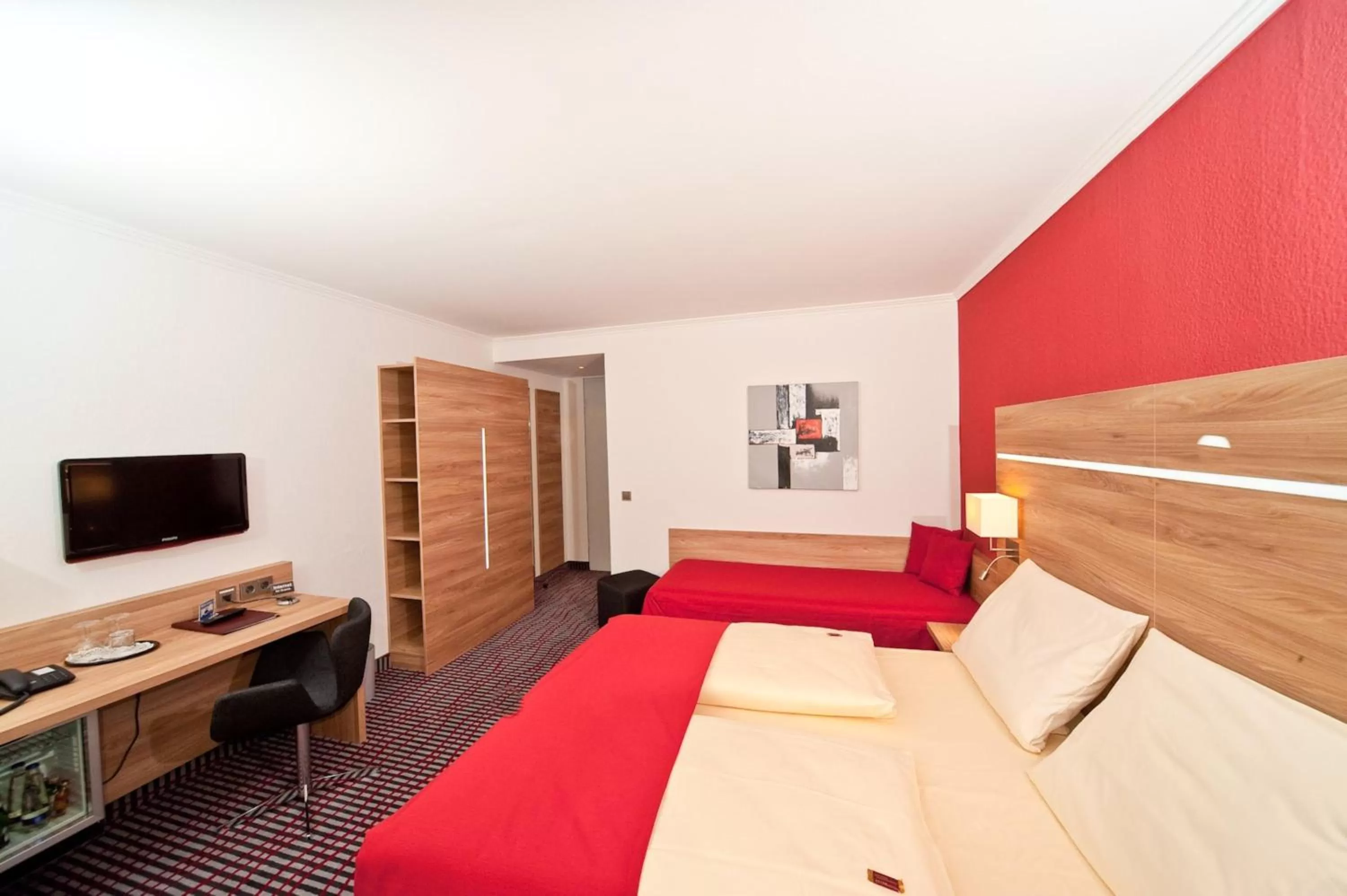 Photo of the whole room, Bed in Superior Hotel Präsident