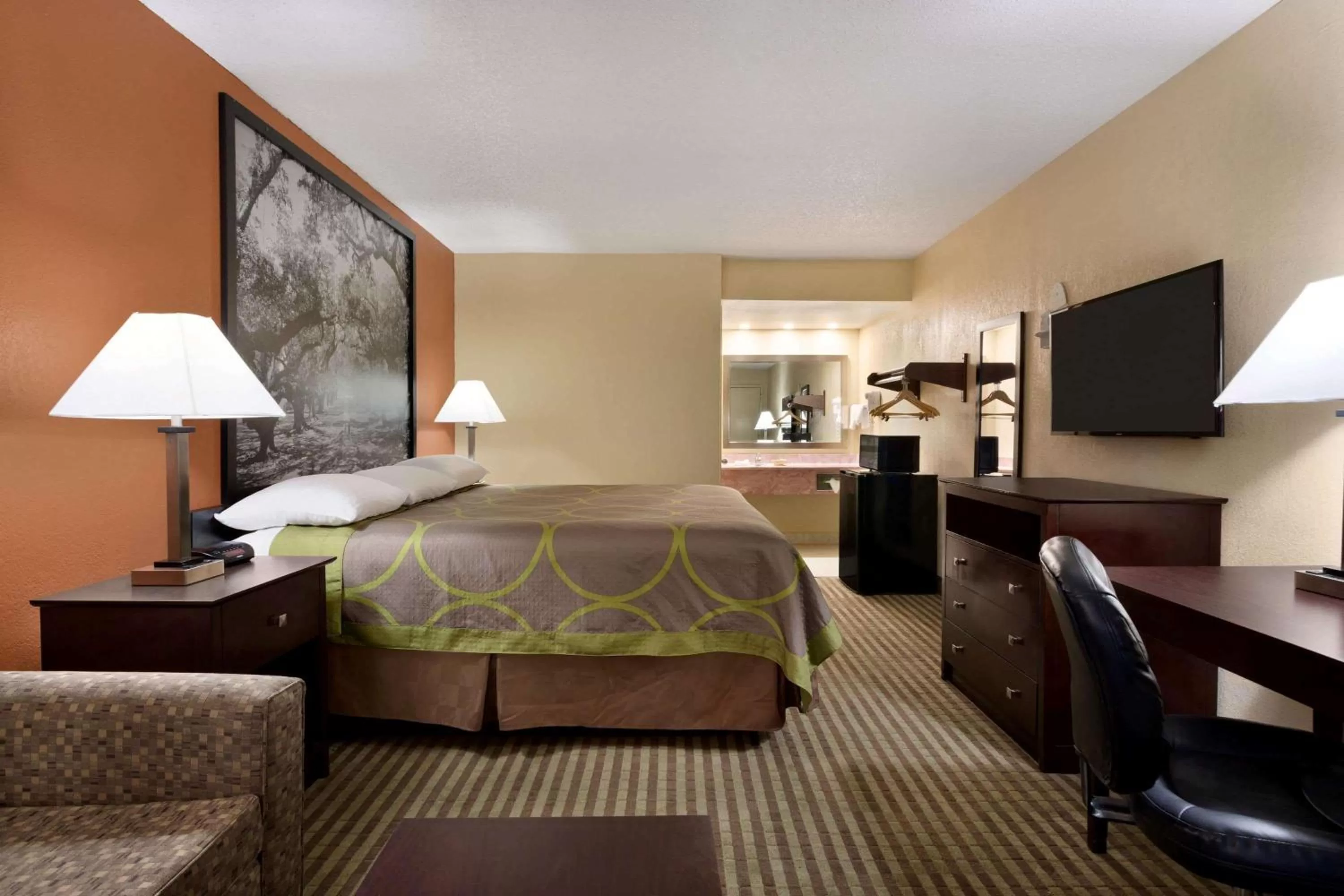 Photo of the whole room, Bed in Super 8 by Wyndham Ruston