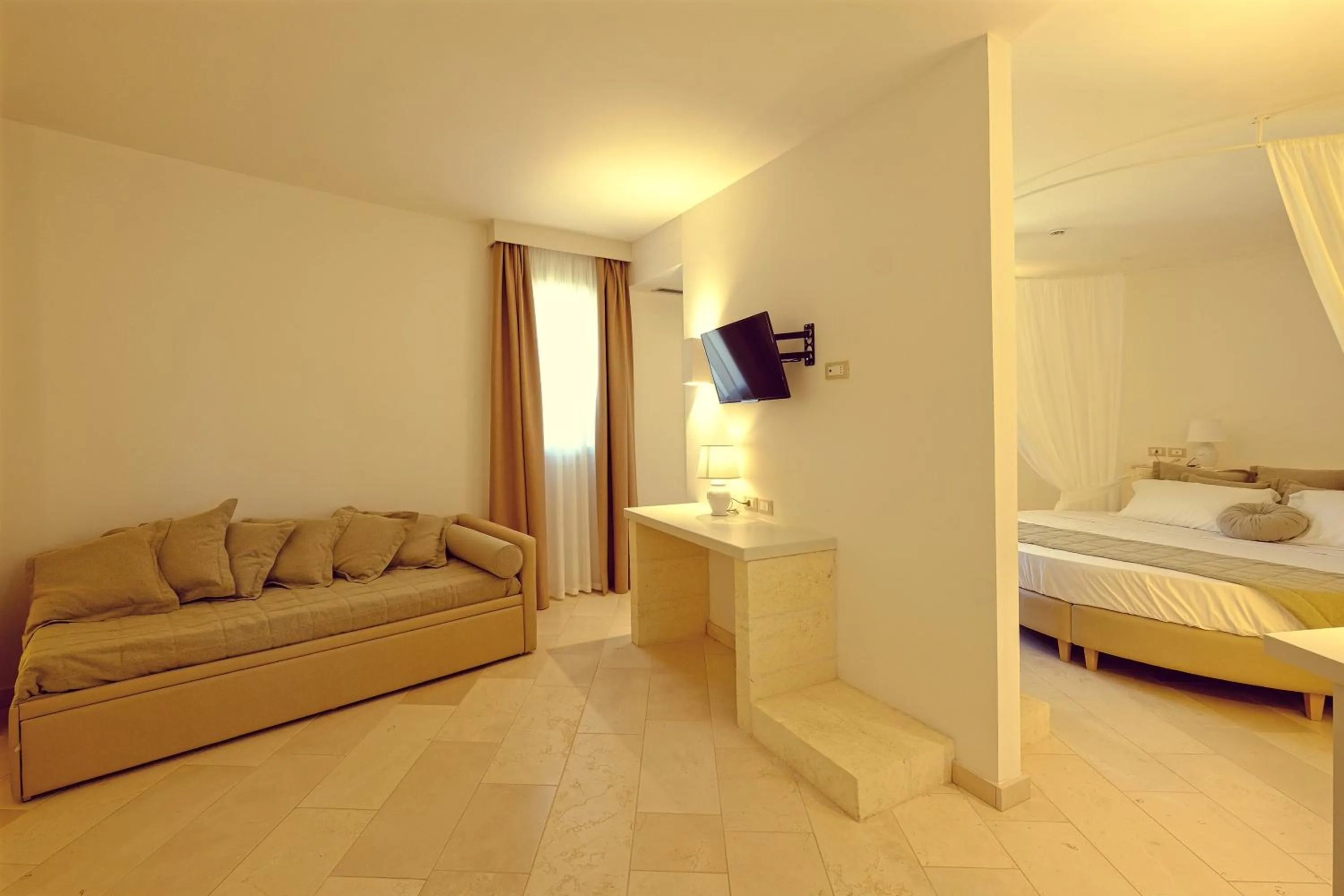 Photo of the whole room, Bed in Montiro' Hotel