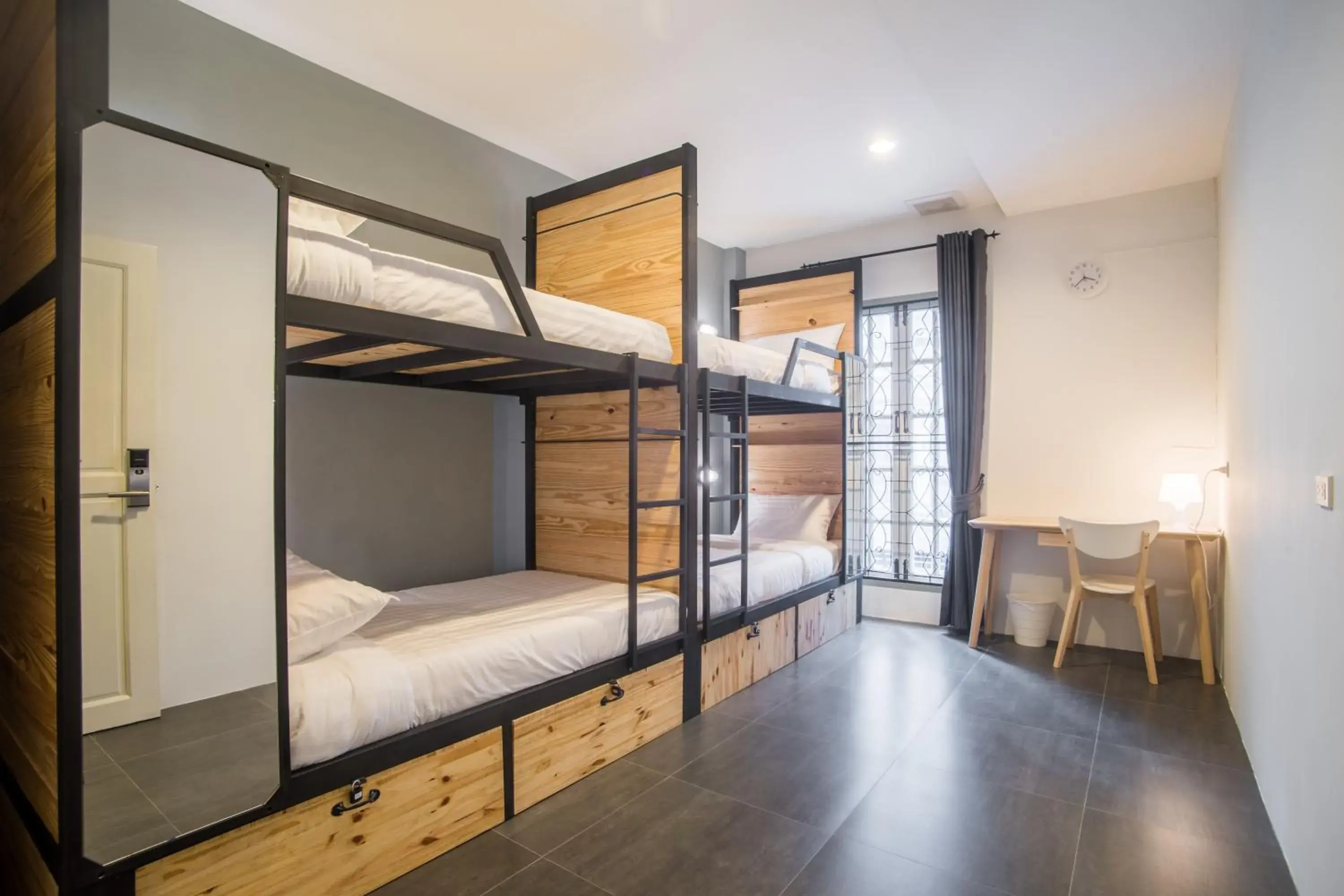 Quadruple Room with Bathroom in X9Hostel Quadruple Room with Bathroom in X9Hostel