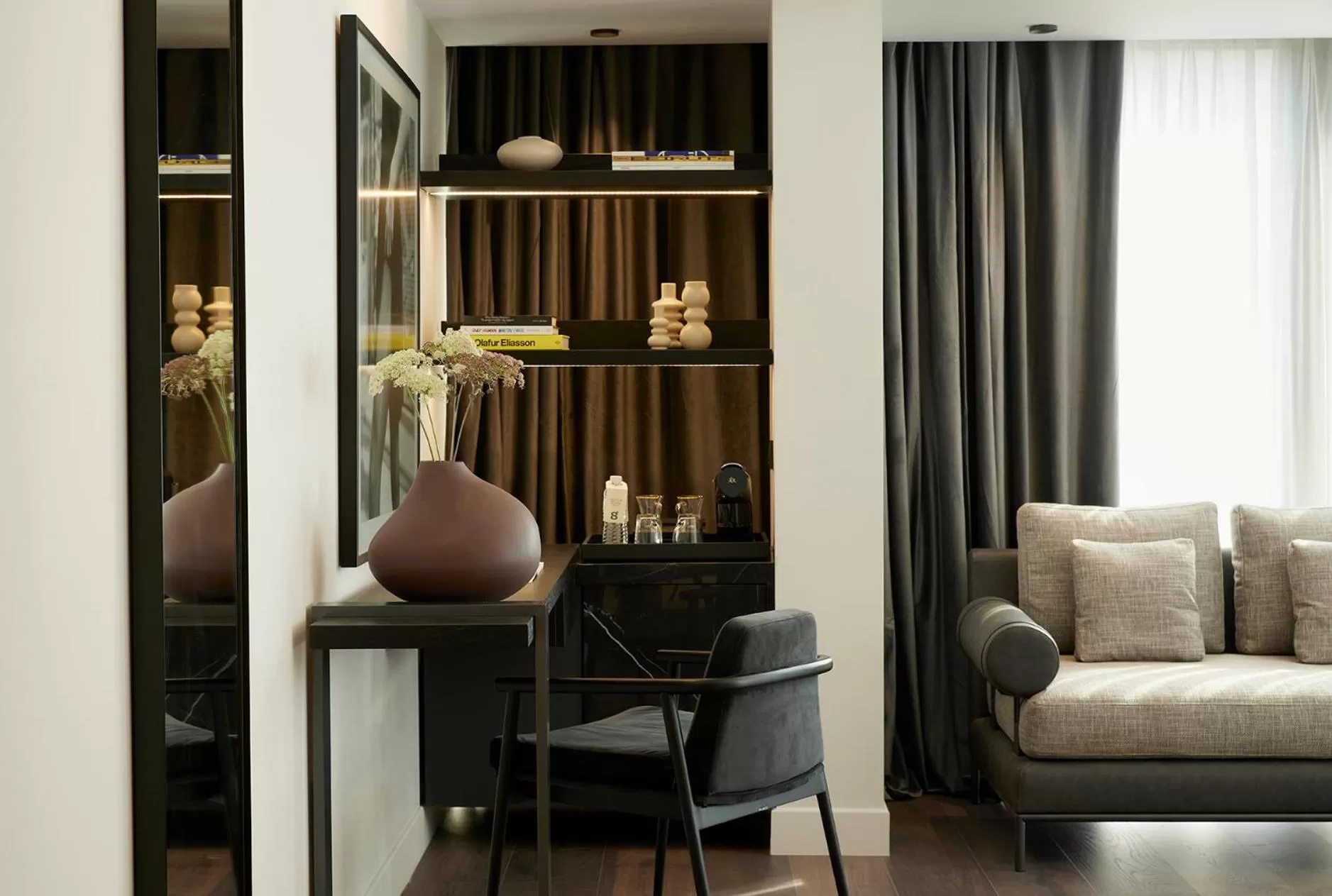 Seating area in Teight Hotel