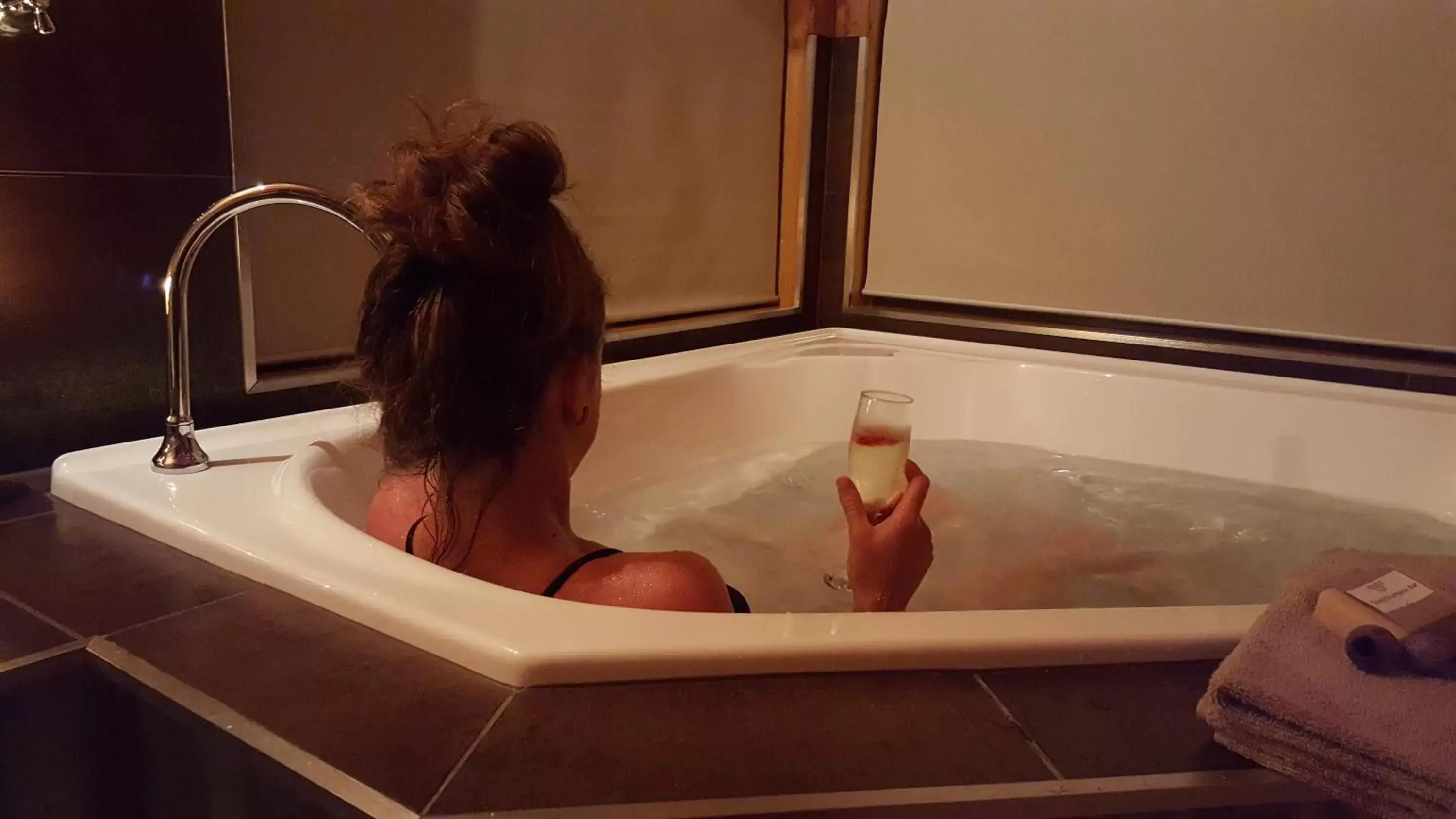 Deluxe Queen Room in Rustic Hut Bush Retreat Deluxe Queen Room in Rustic Hut Bush Retreat