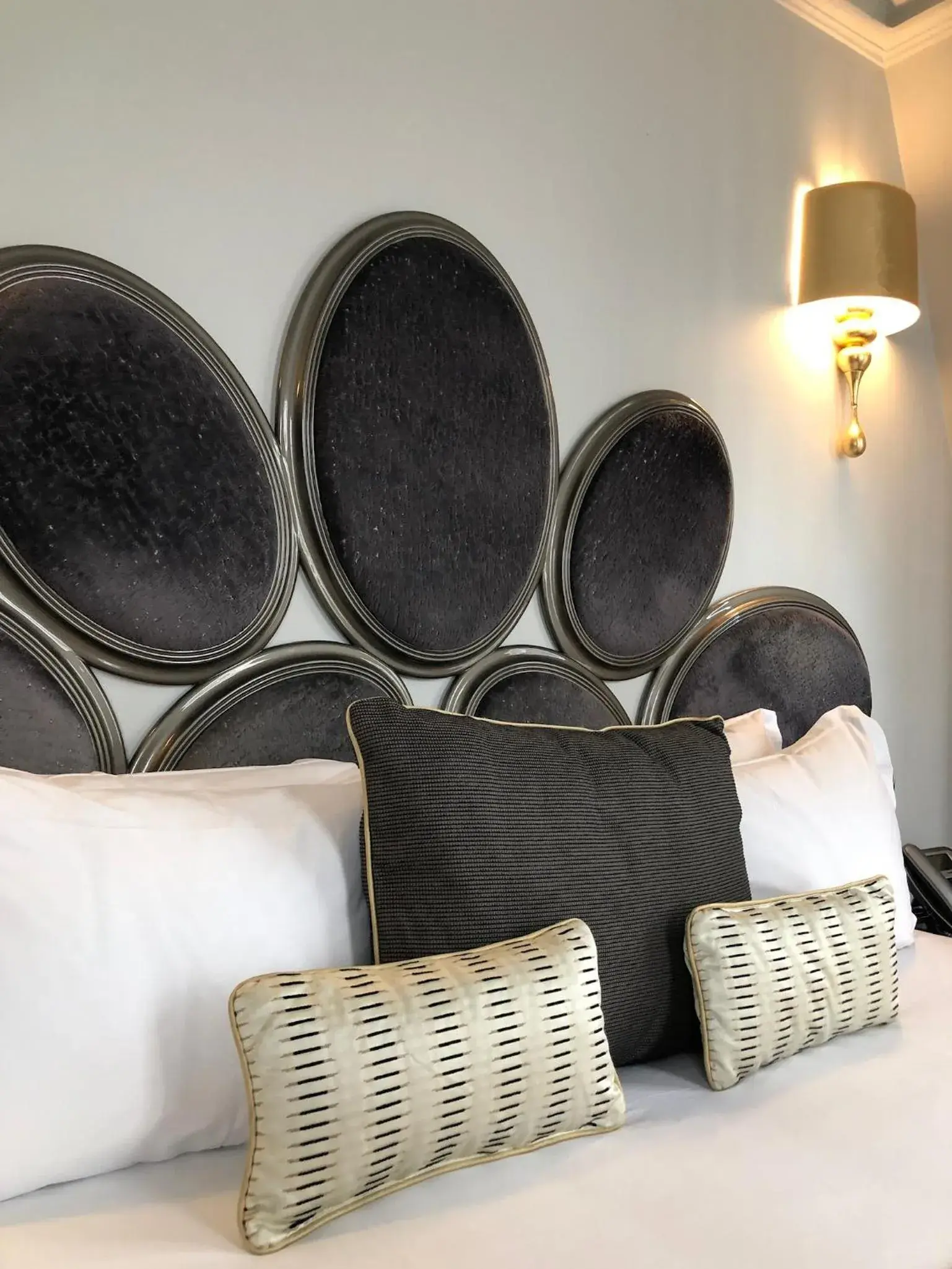 Superior Triple Room in Hotel Lumen Paris Louvre Superior Triple Room in Hotel Lumen Paris Louvre