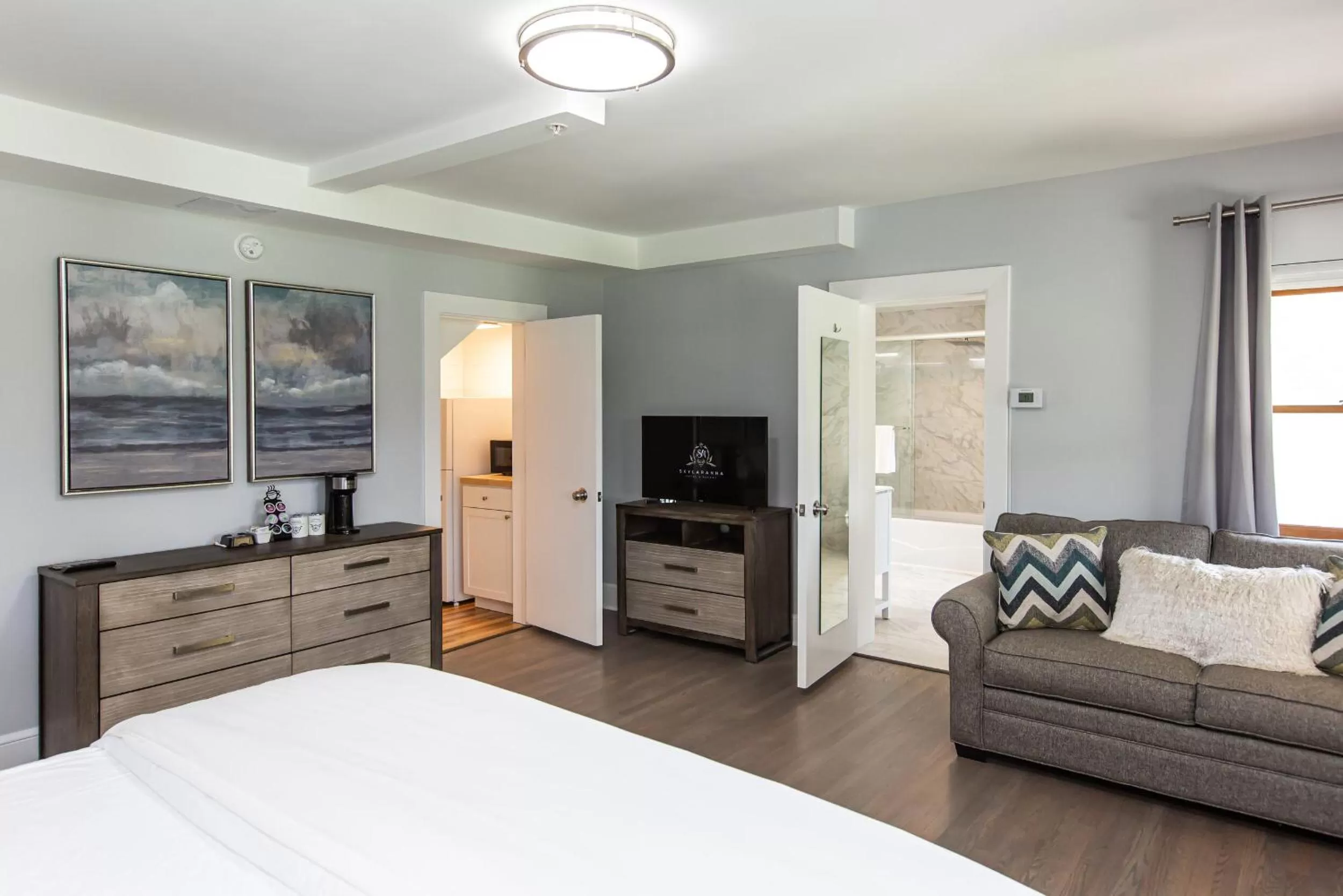 Bed in SKYLARANNA Resort & SPA