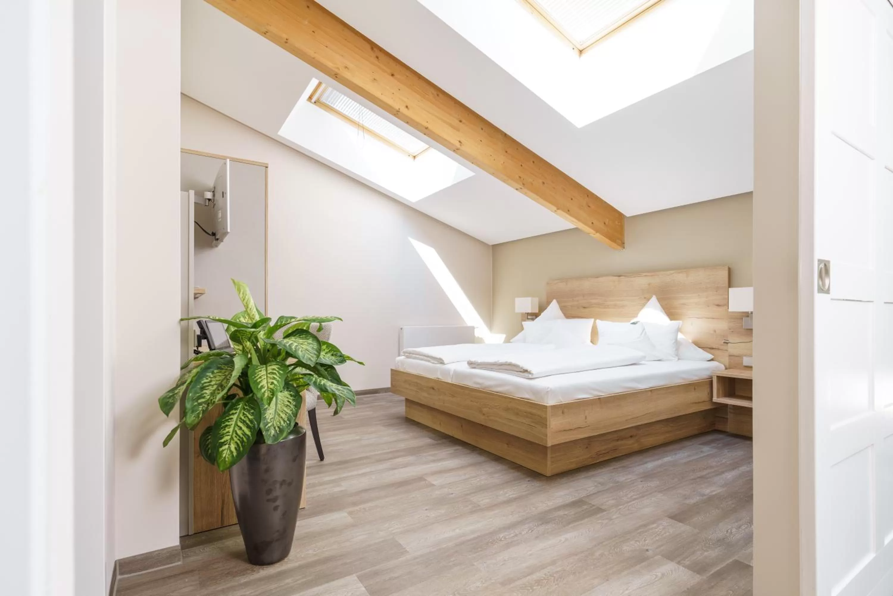 Bed in Hotel Forsthaus Grüna Betreibergesellschaft mbH