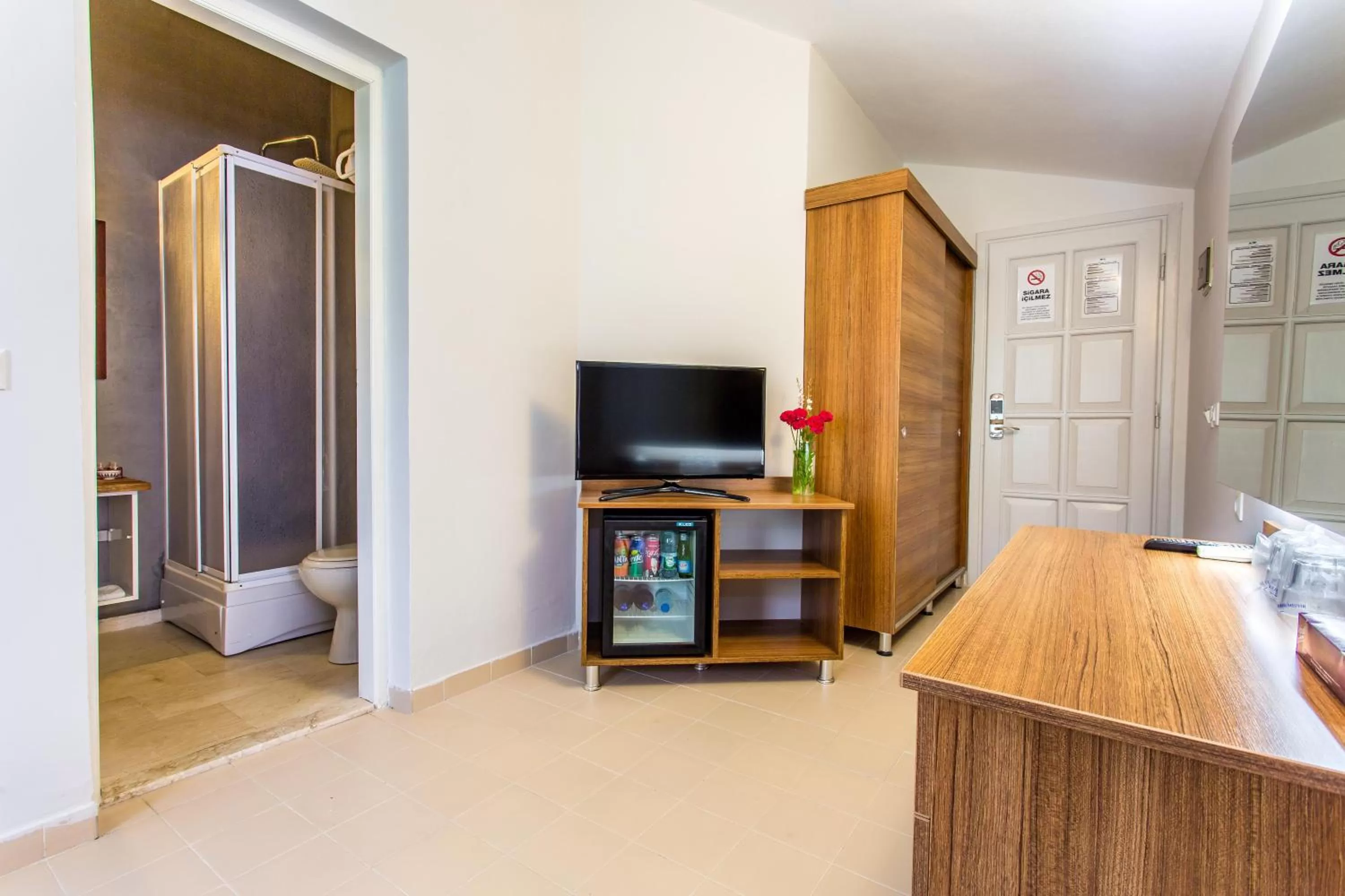 Photo of the whole room, Bed in Aqua Princess Hotel