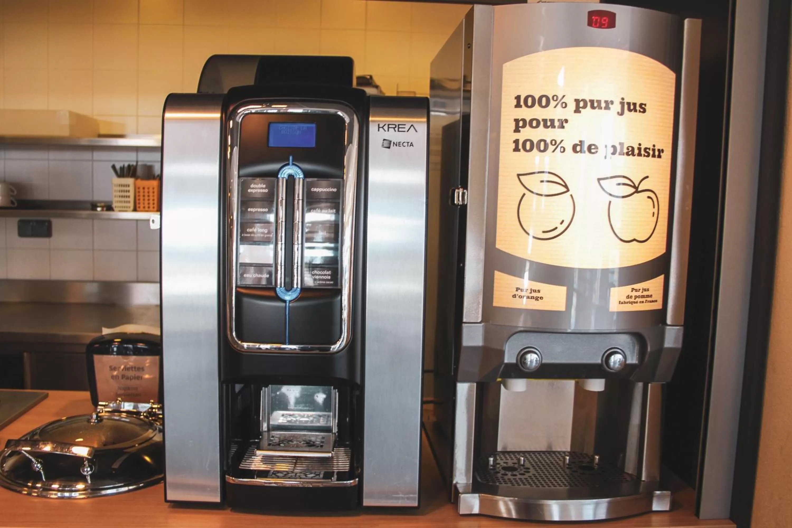 Buffet breakfast in B&B HOTEL Valence TGV Romans