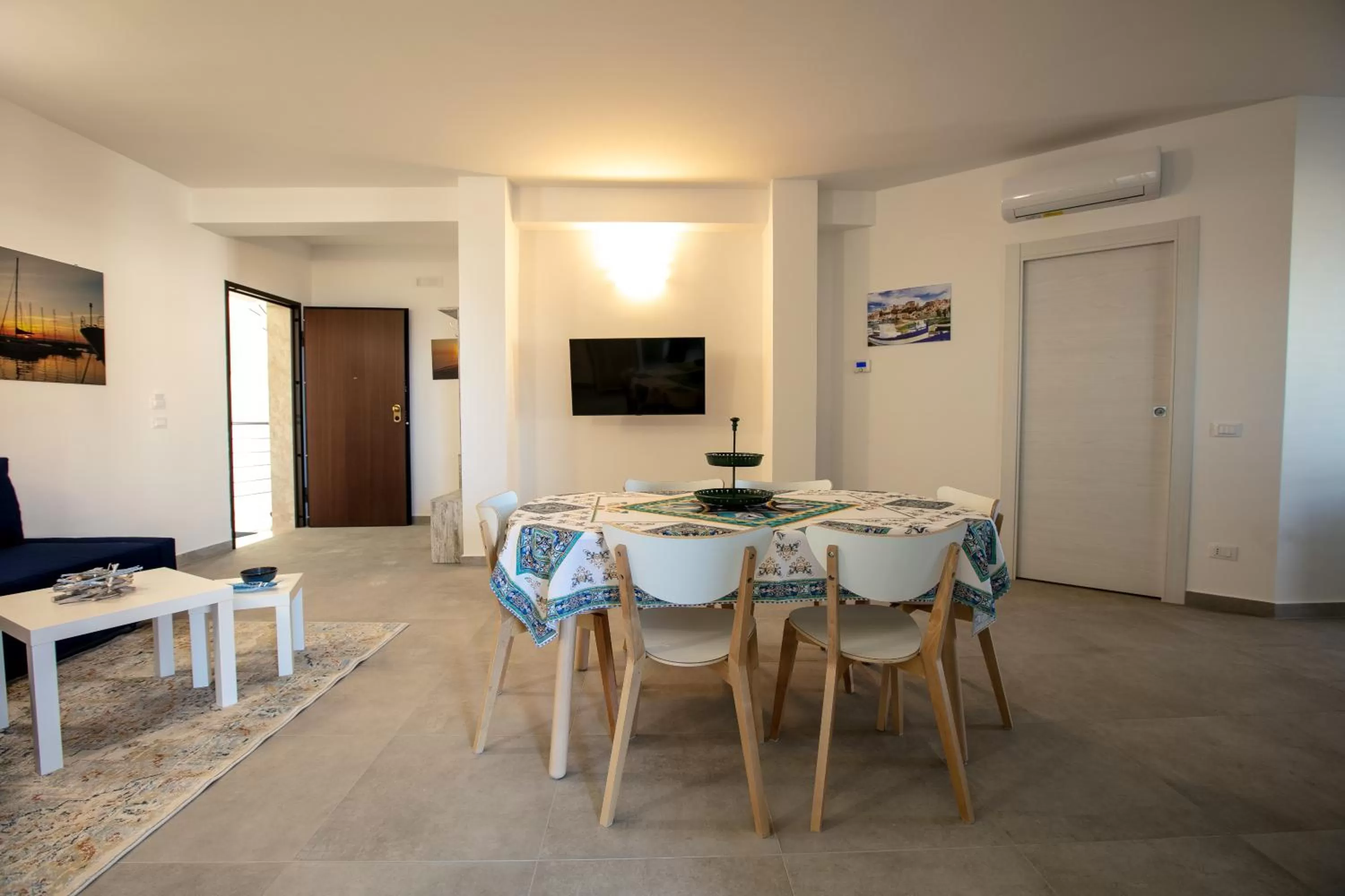 TV and multimedia, Dining Area in Etnamare Brucoli
