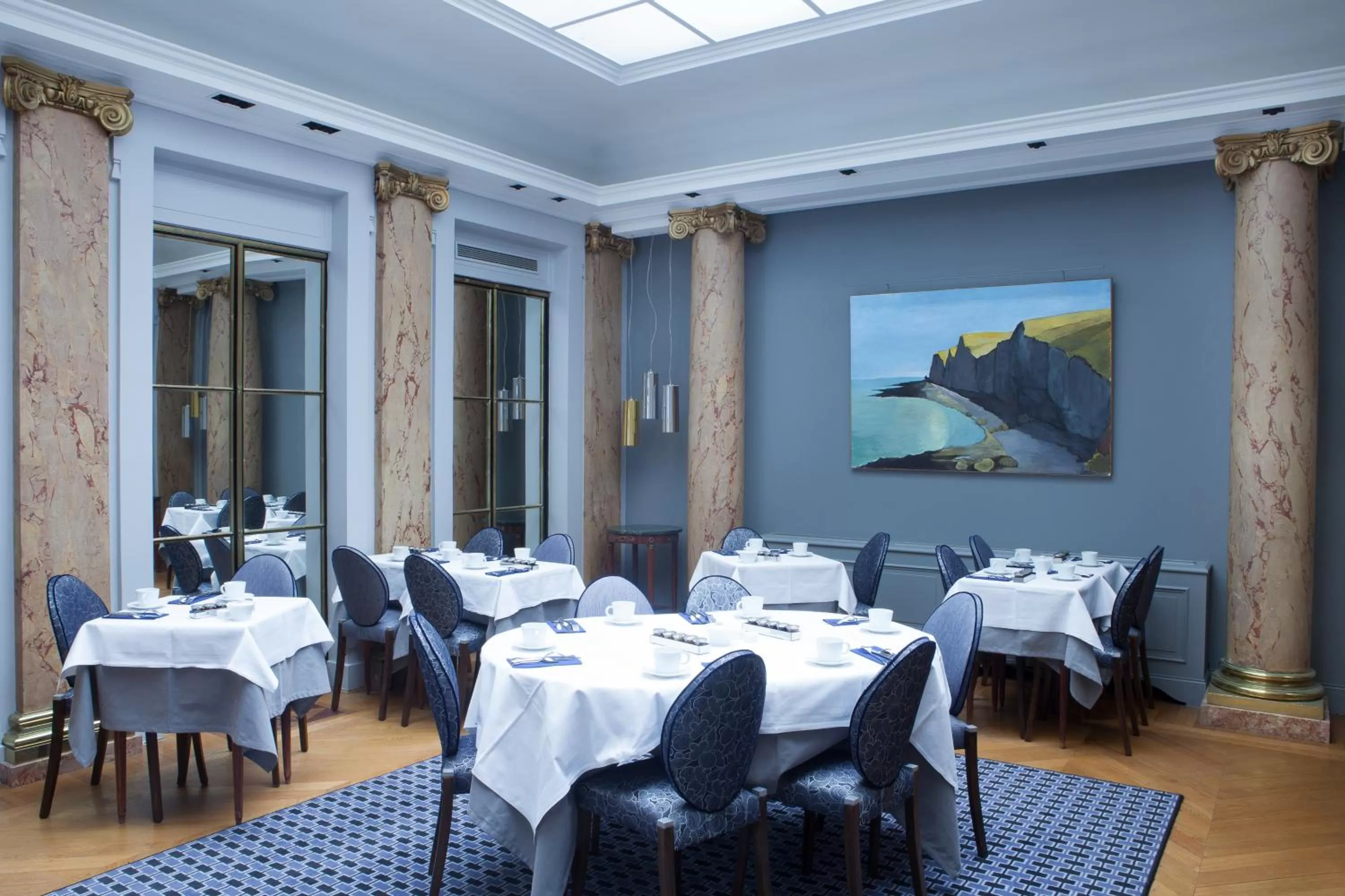 Restaurant/places to eat in Hôtel Brighton - Esprit de France