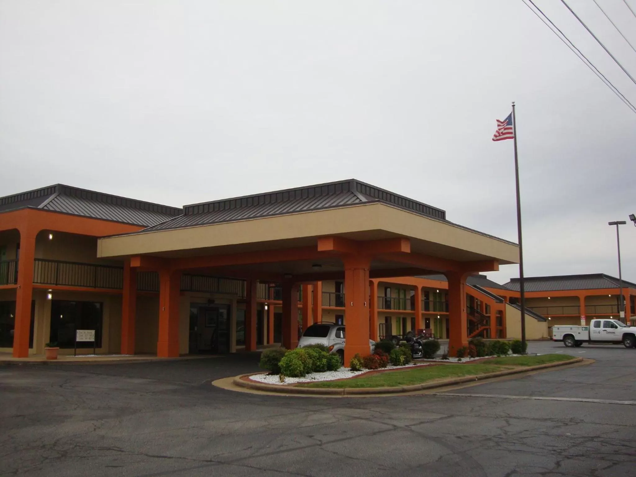 Econo Lodge Inn & Suites Jackson Northwest