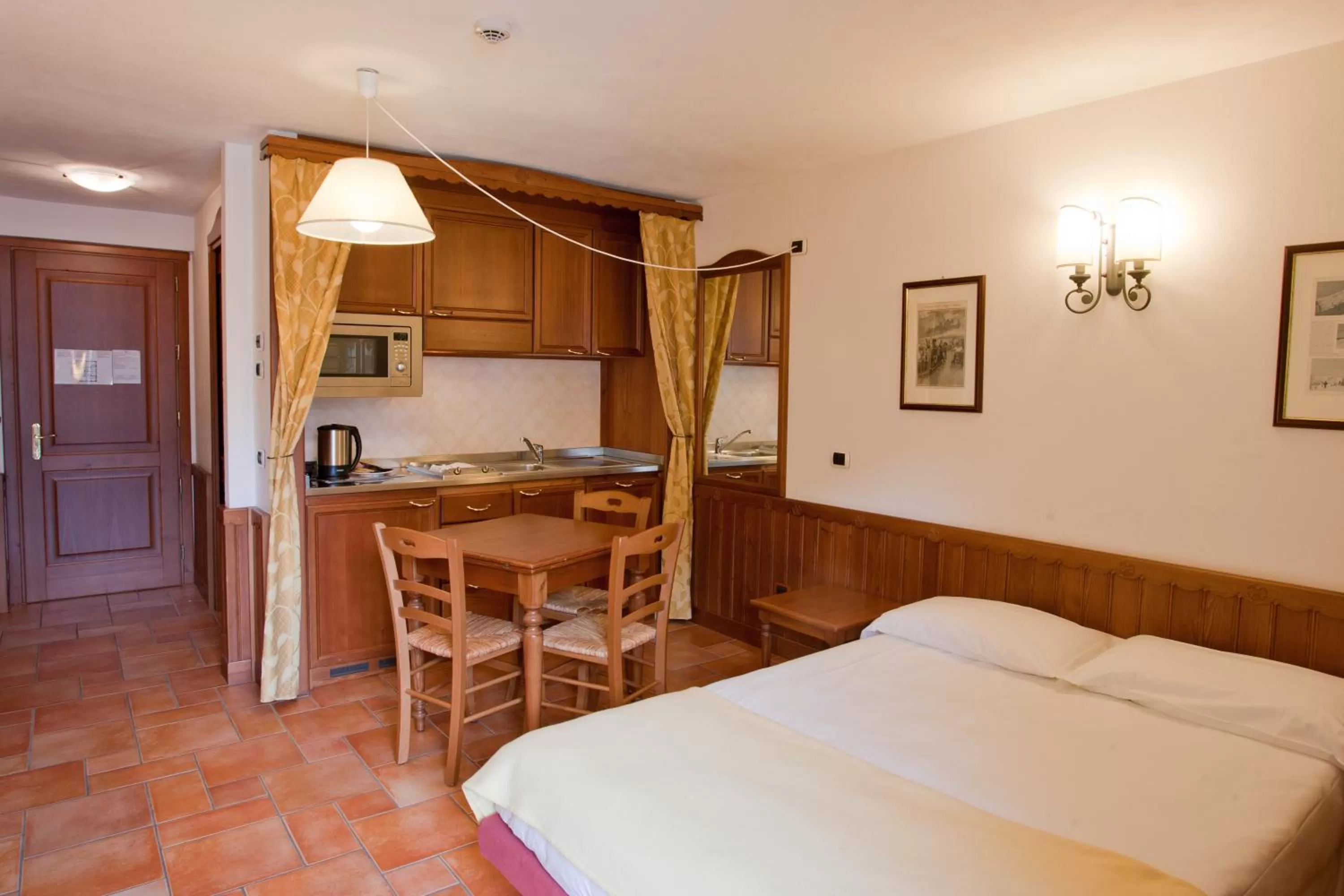Kitchen or kitchenette, Bed in Residence Le Grand Chalet