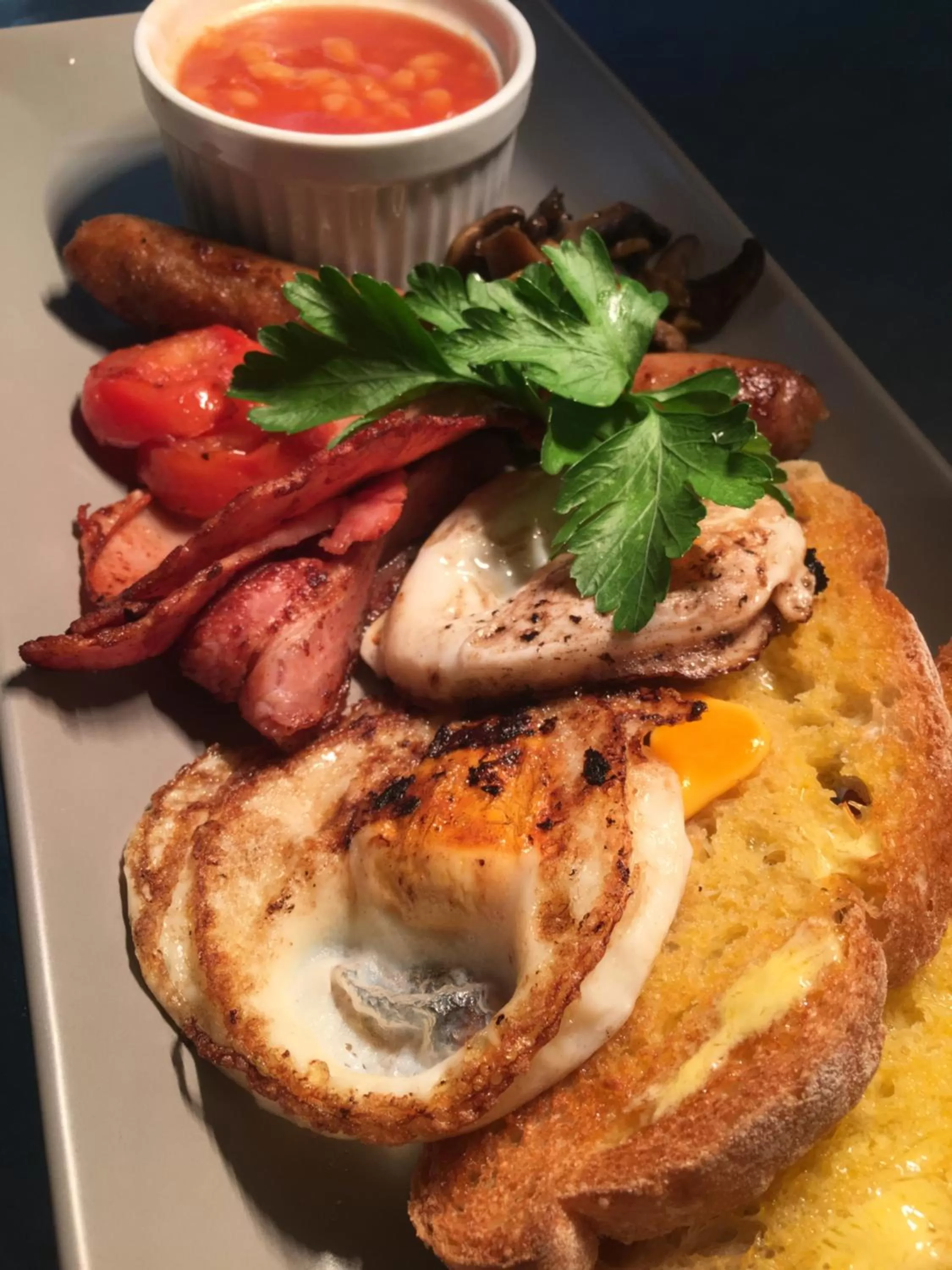 Restaurant/places to eat in Quality Inn Carriage House