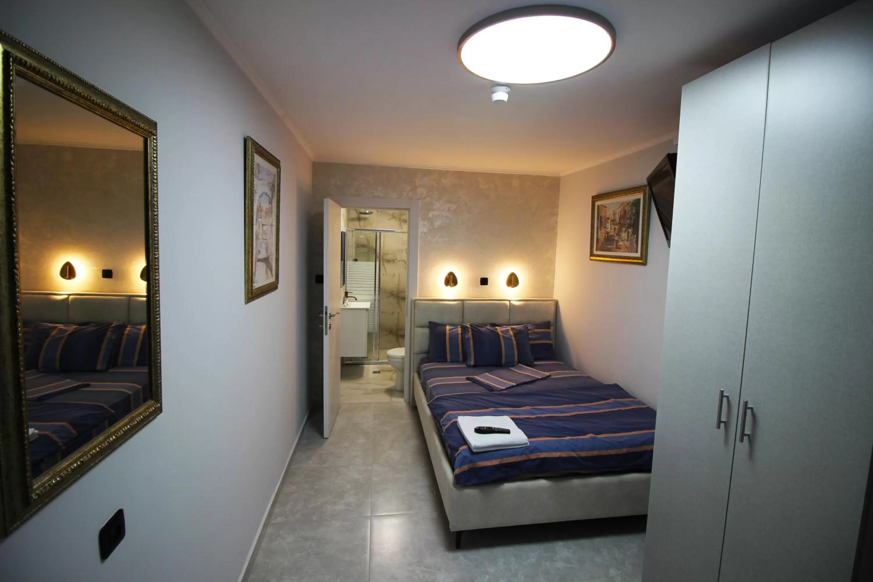 Bedroom, Bed in Sunset Inn