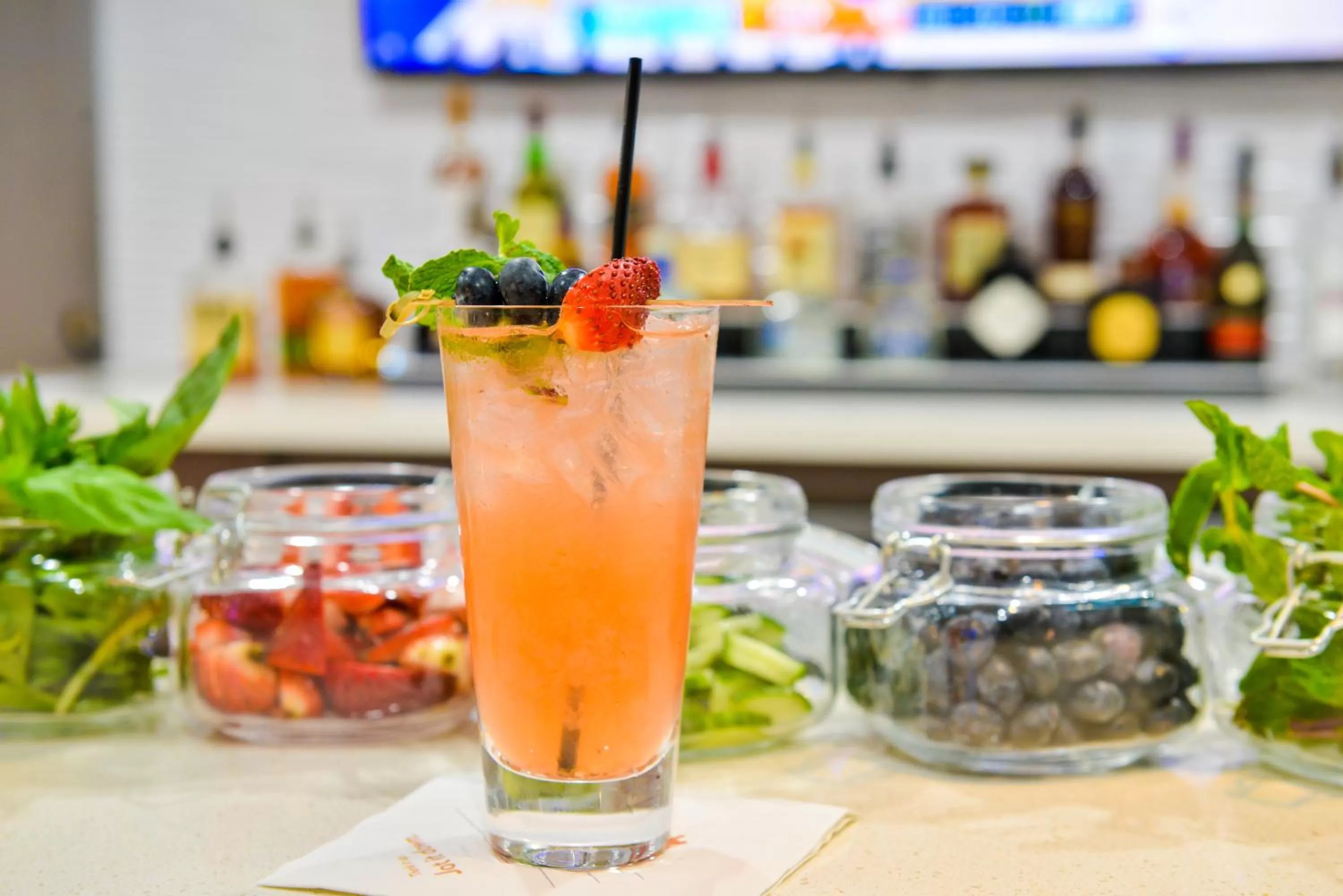 Food and drinks in EVEN Hotel Seattle Downtown - Lake Union by IHG