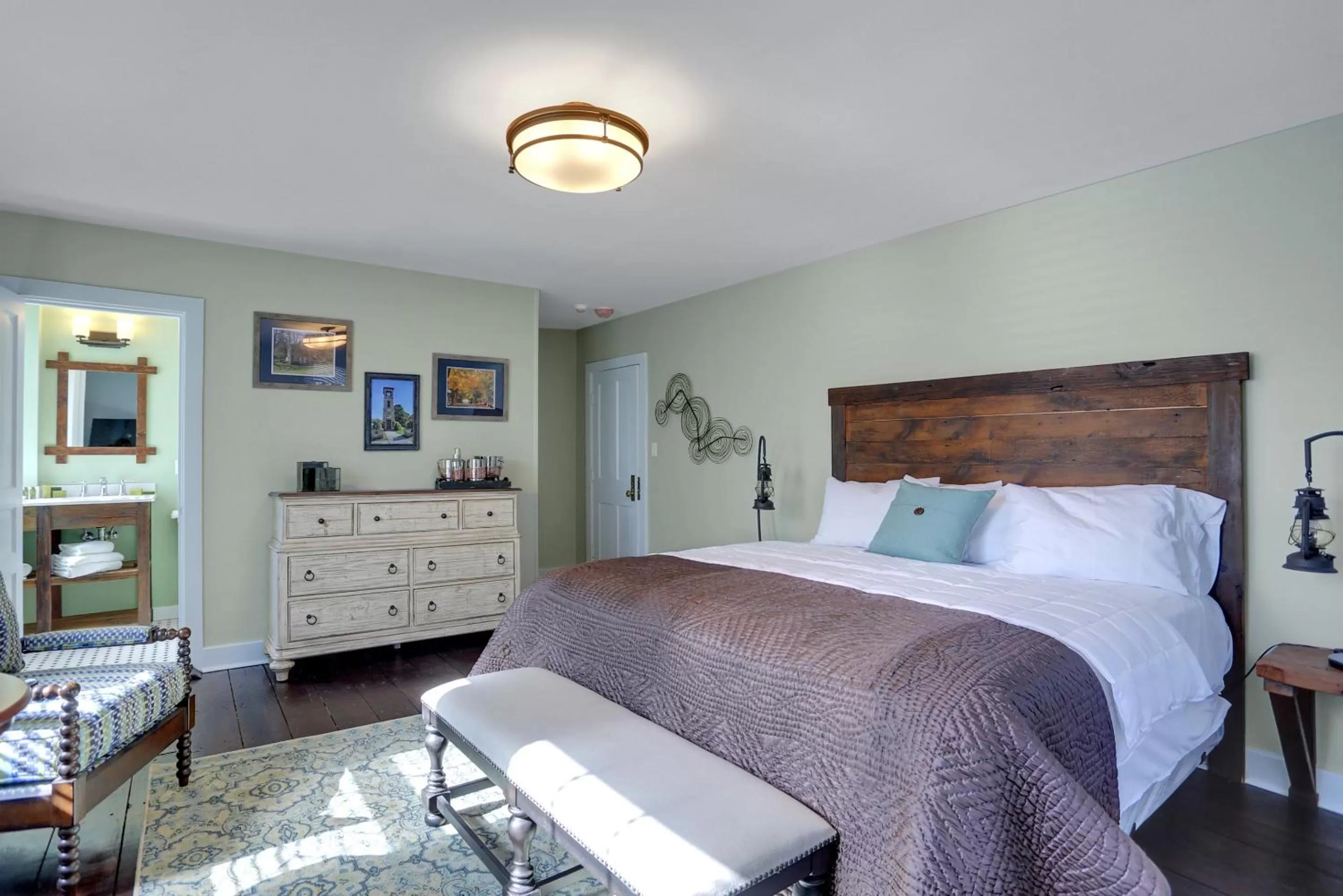 Bed in Allenberry Resort