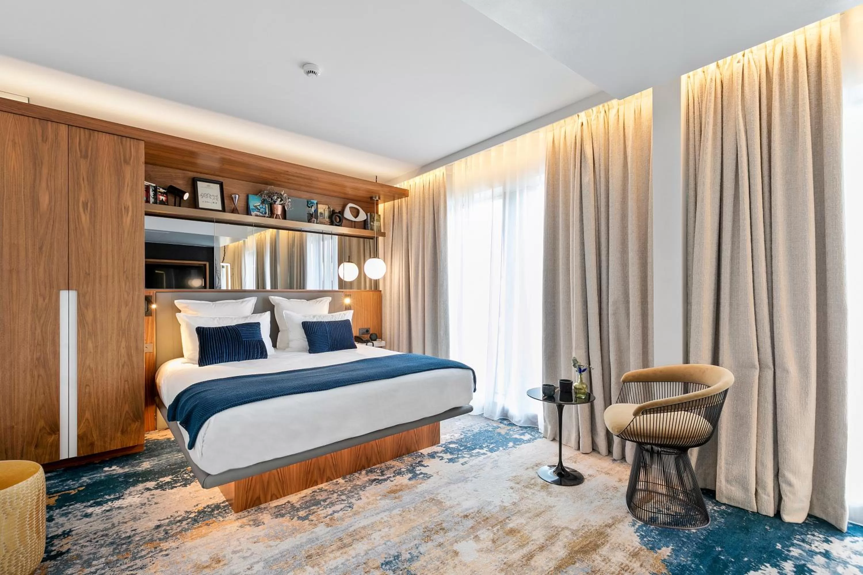 Photo of the whole room, Bed in CARD Hôtel