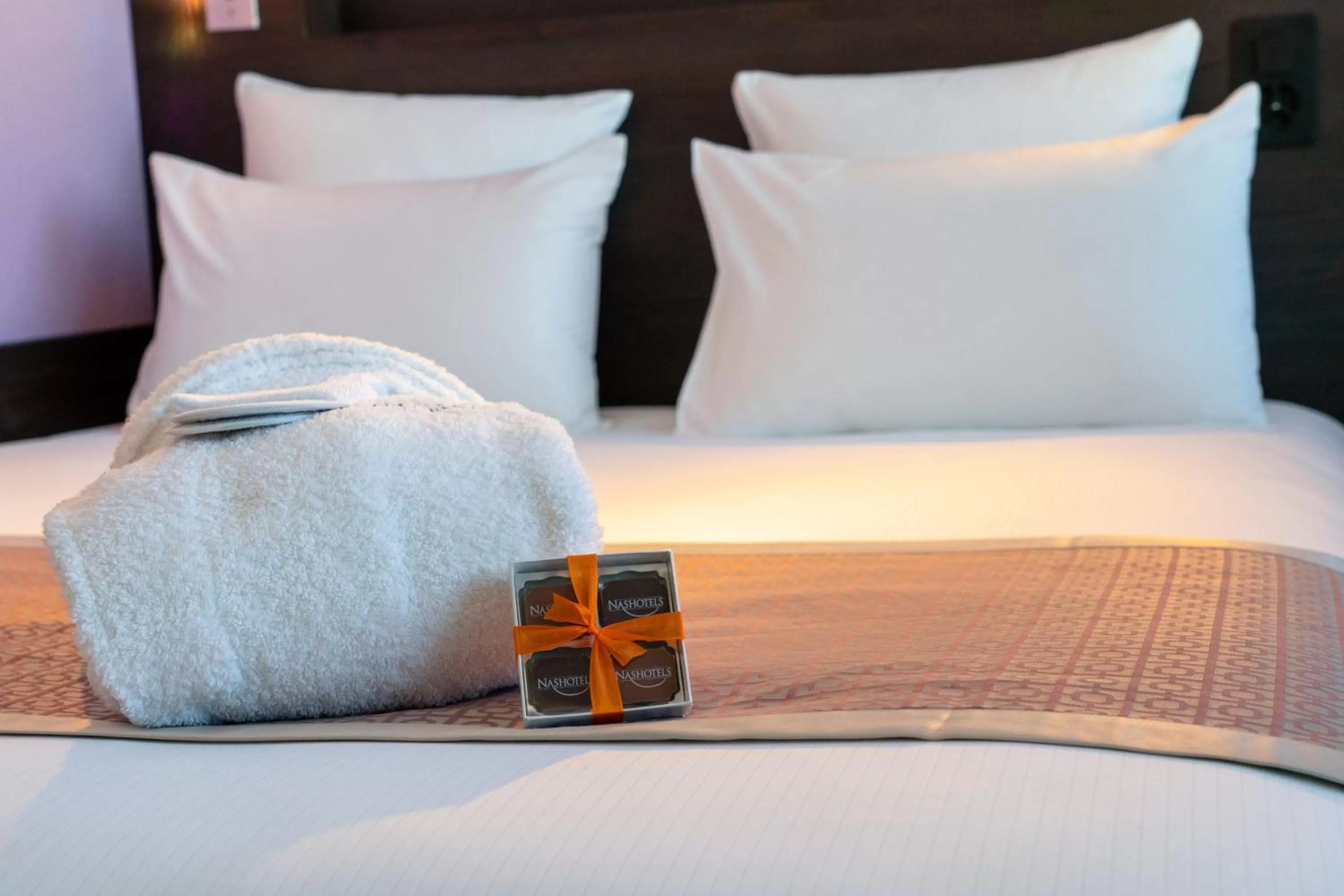 Bedroom, Bed in Nash Pratik Hotel