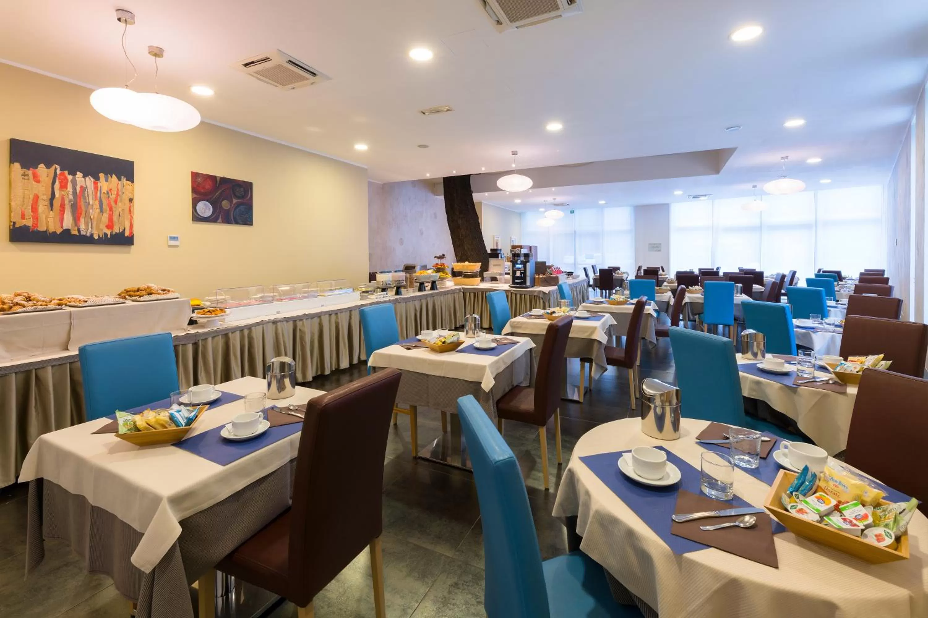 Restaurant/places to eat in Hotel Mioni Royal San