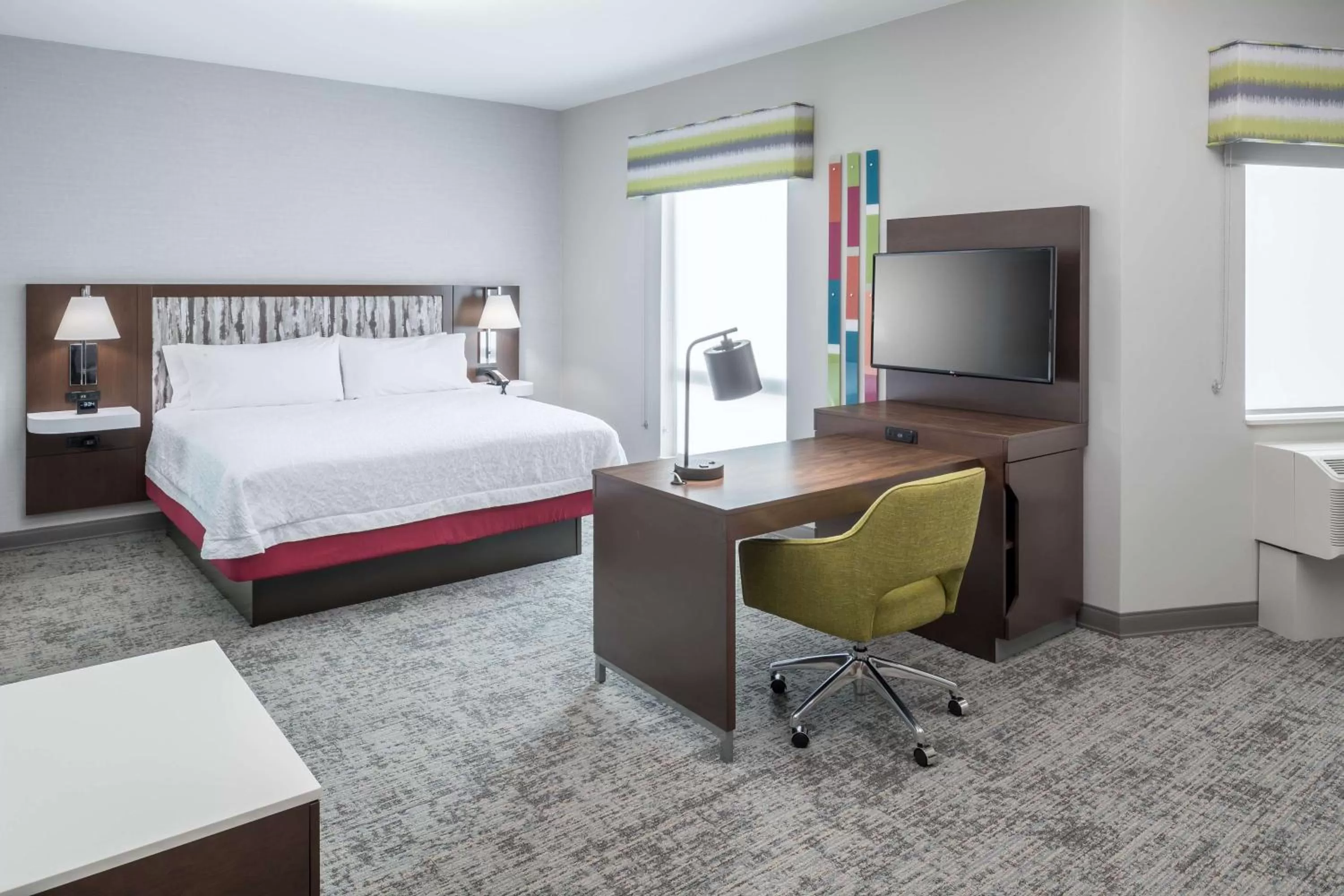 Bedroom, Bed in Hampton Inn & Suites Cape Canaveral Cruise Port, Fl