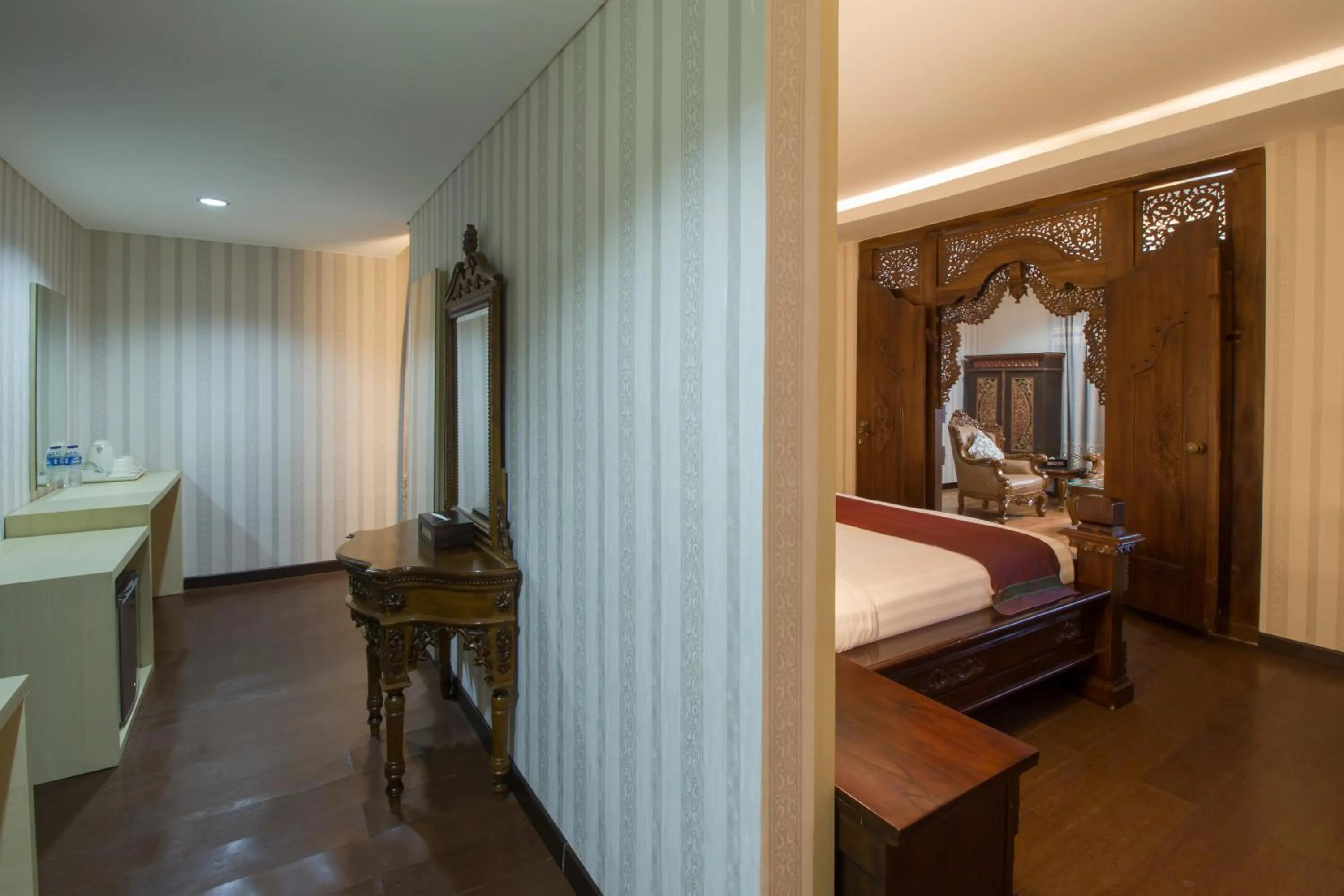 Bedroom, Bed in Grand Puri Saron Hotel Yogyakarta