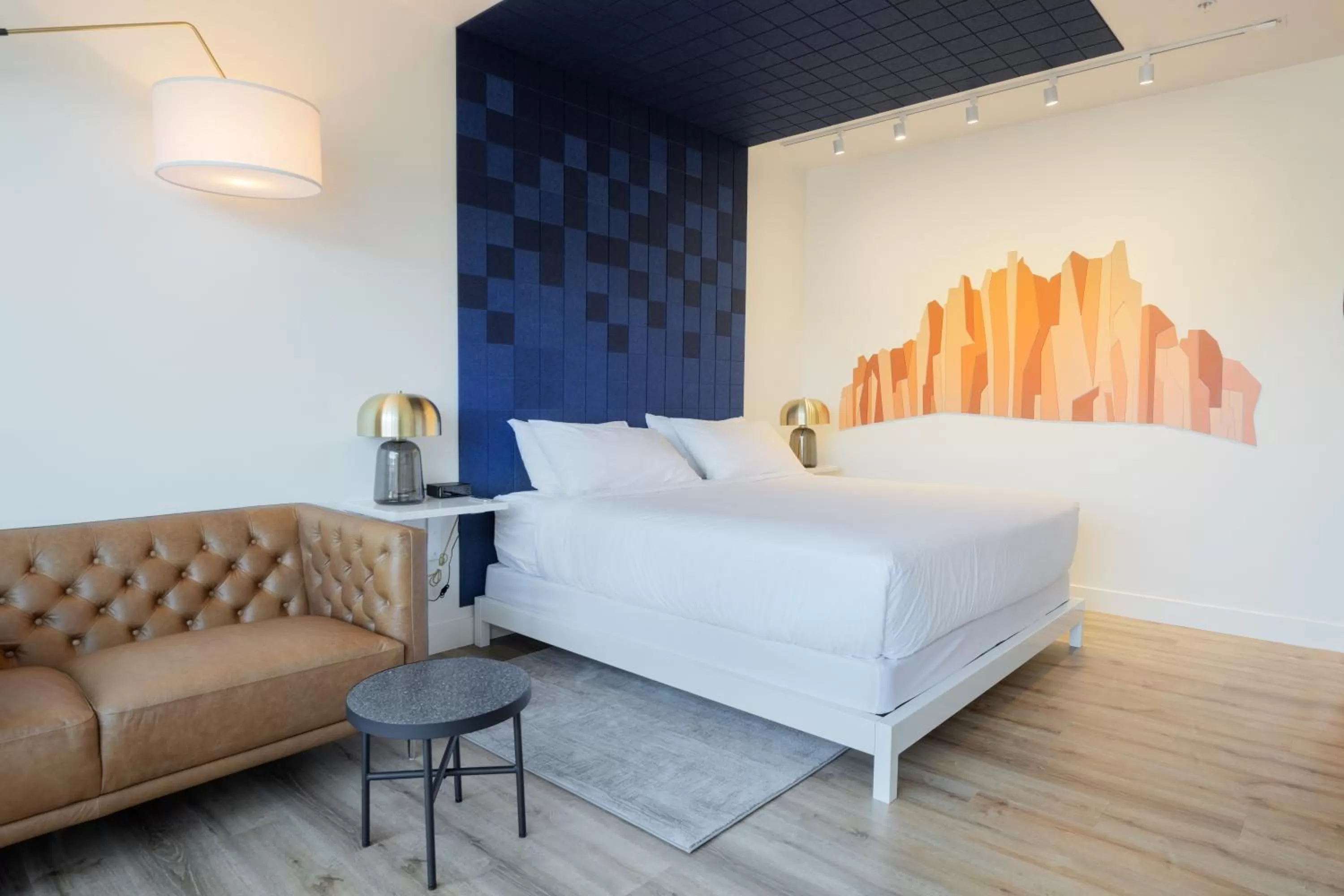 Bedroom, Bed in Skyview Hotel