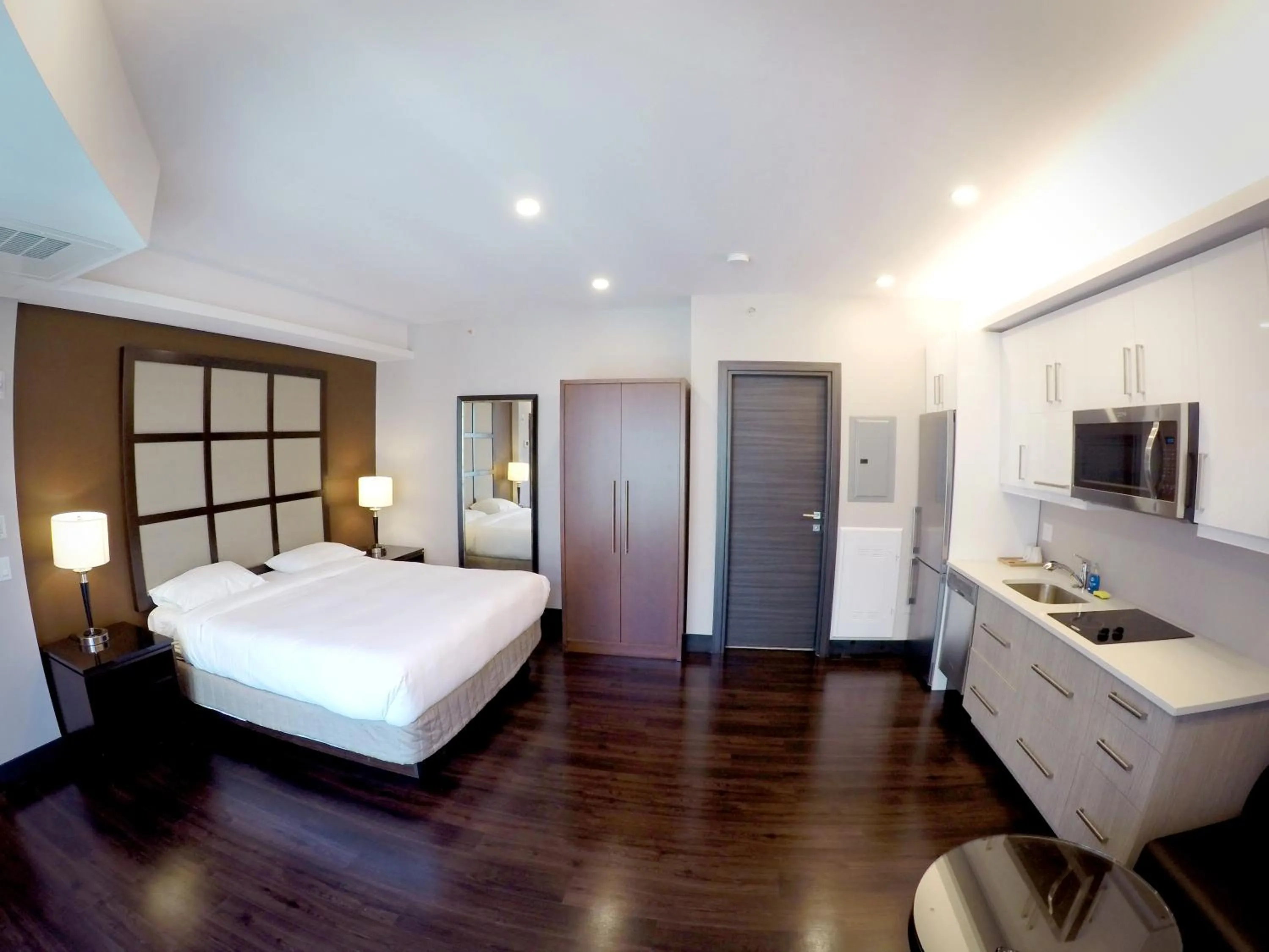 Shower, Bed in M Montreal Hostel