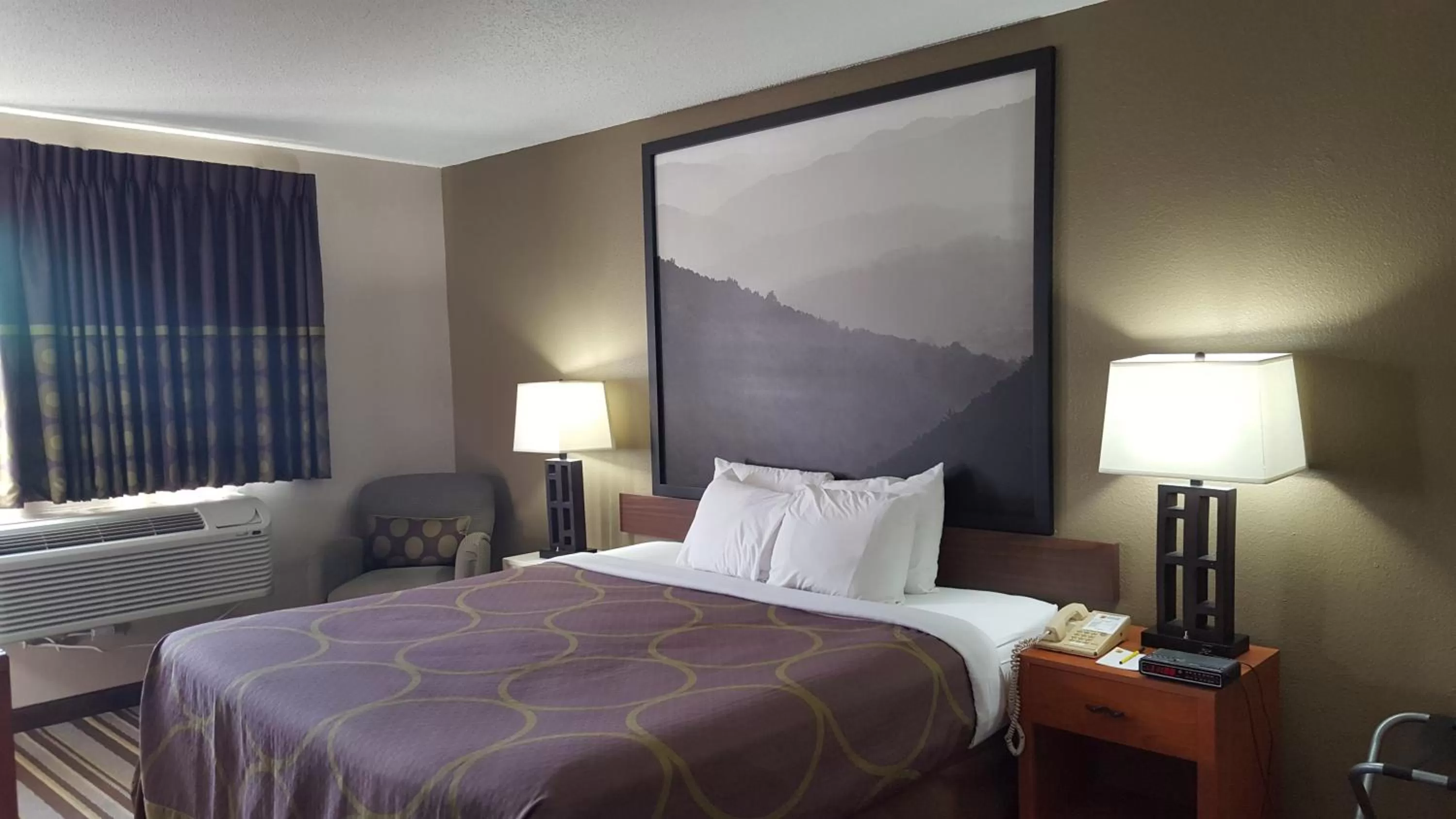 Bed in Super 8 by Wyndham Abingdon VA