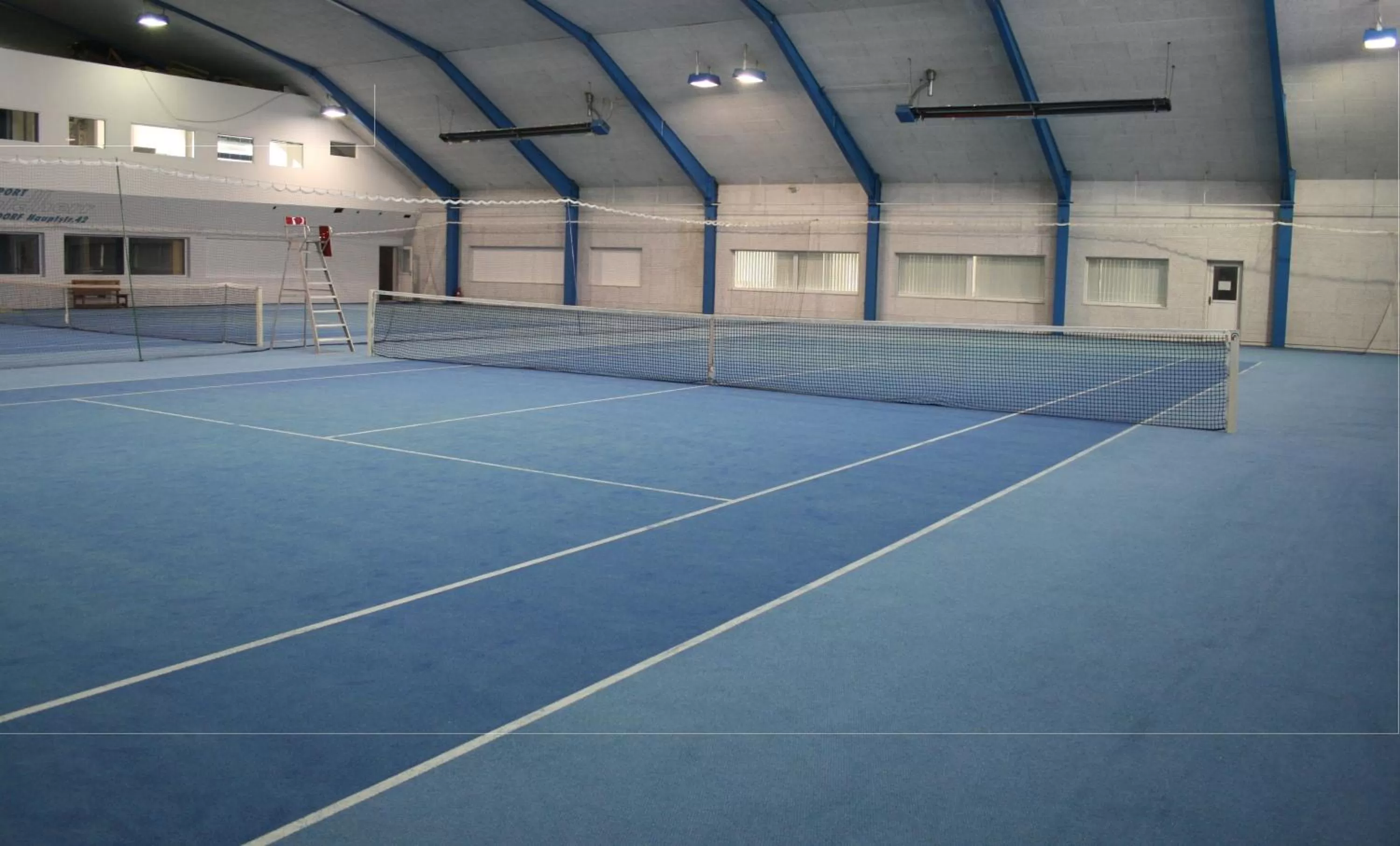 Tennis court in Sporthotel Podersdorf