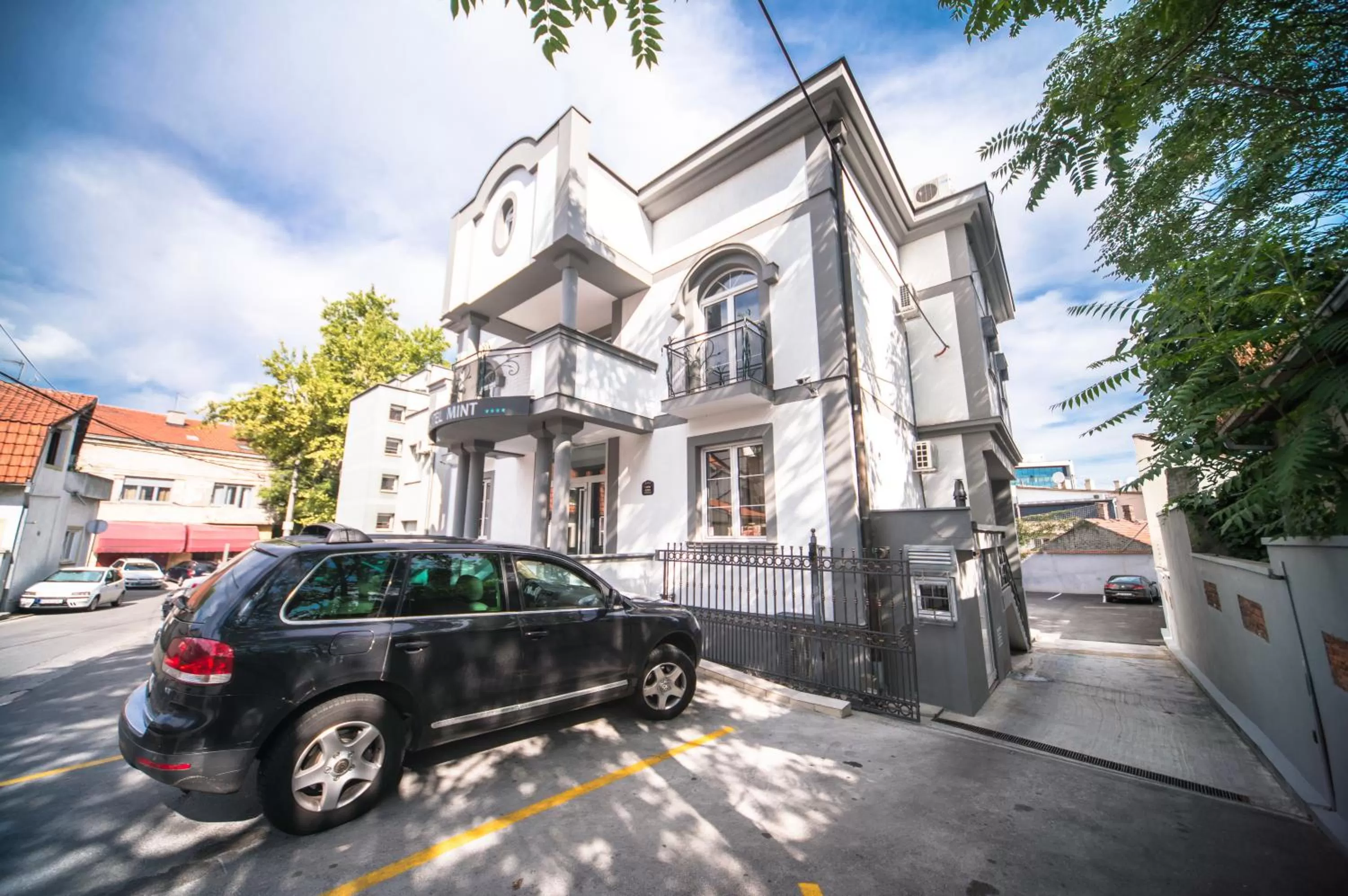 Facade/entrance in Garni Hotel Mint