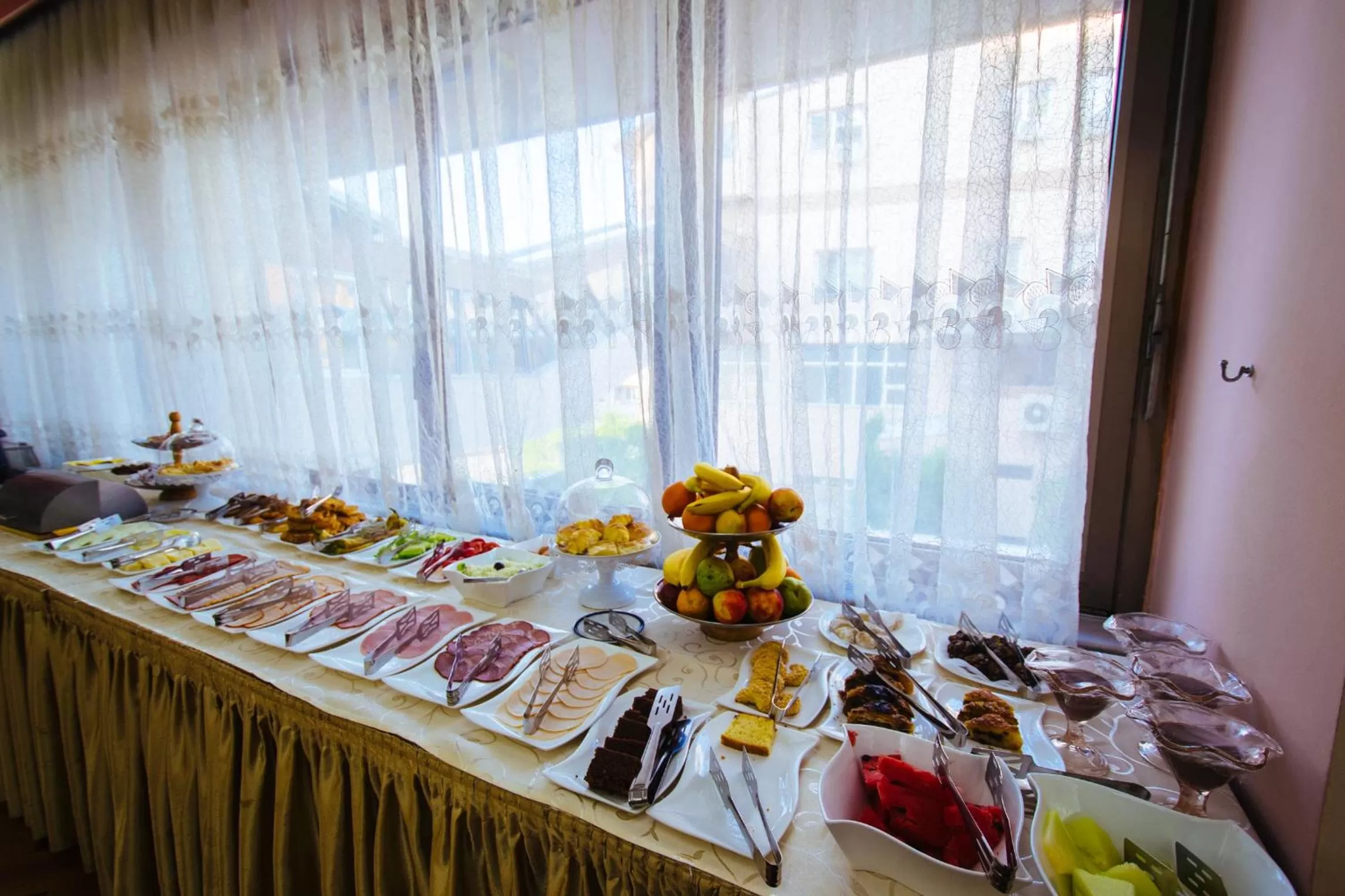 Buffet breakfast in Hotel Kristal Palas