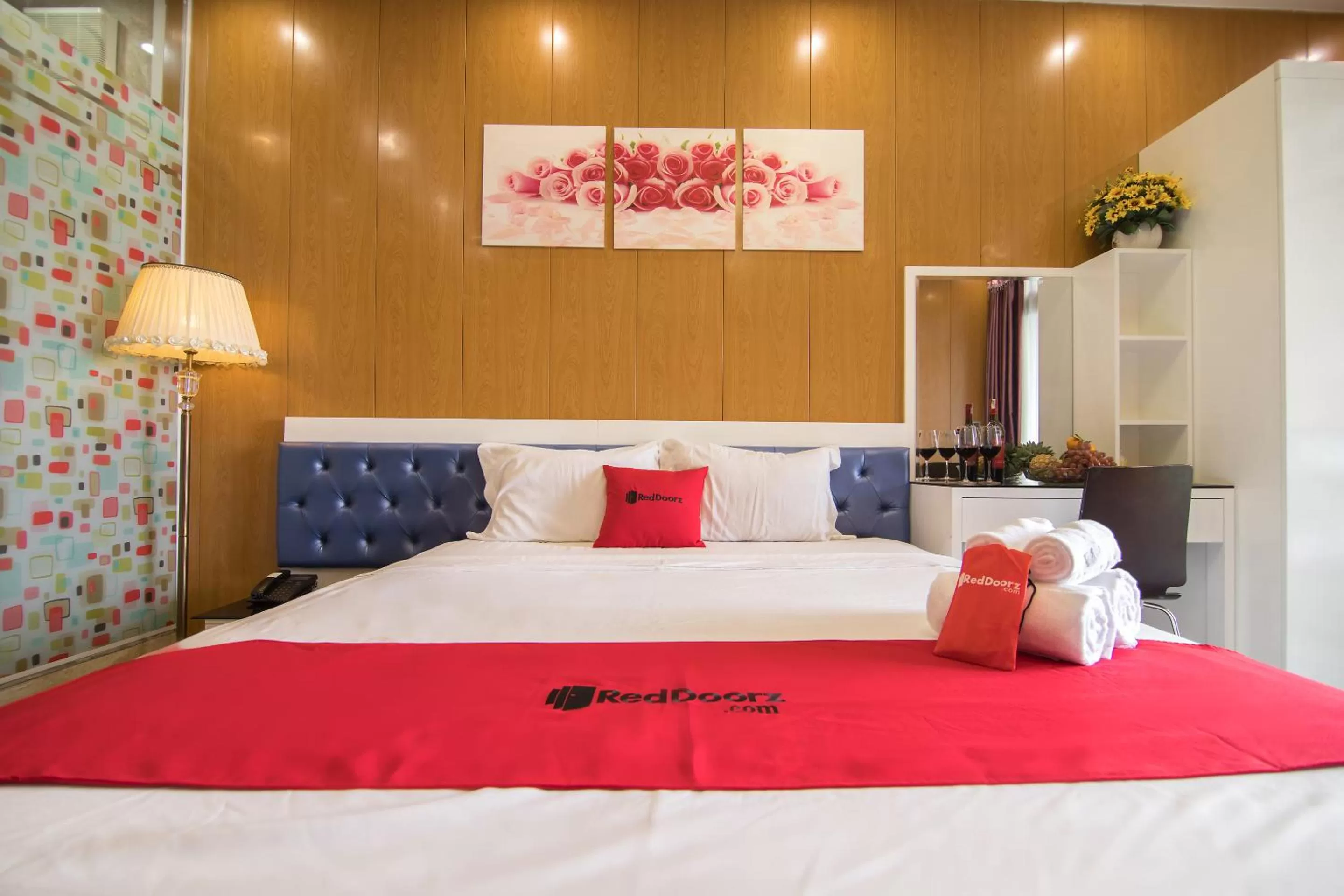 Bed in The Royal Hotel Near West Lake