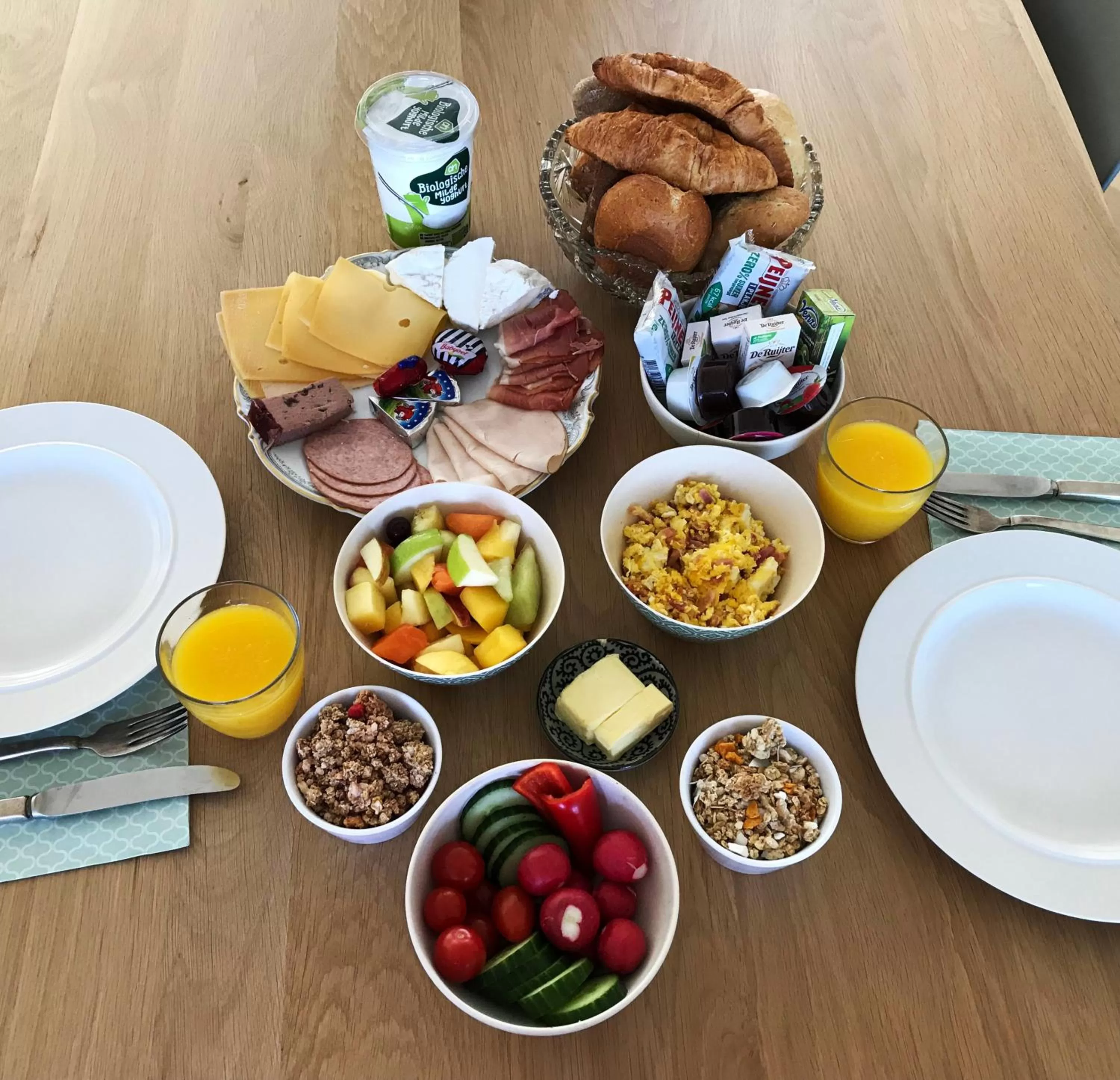 Food and drinks in Waterfront Studio