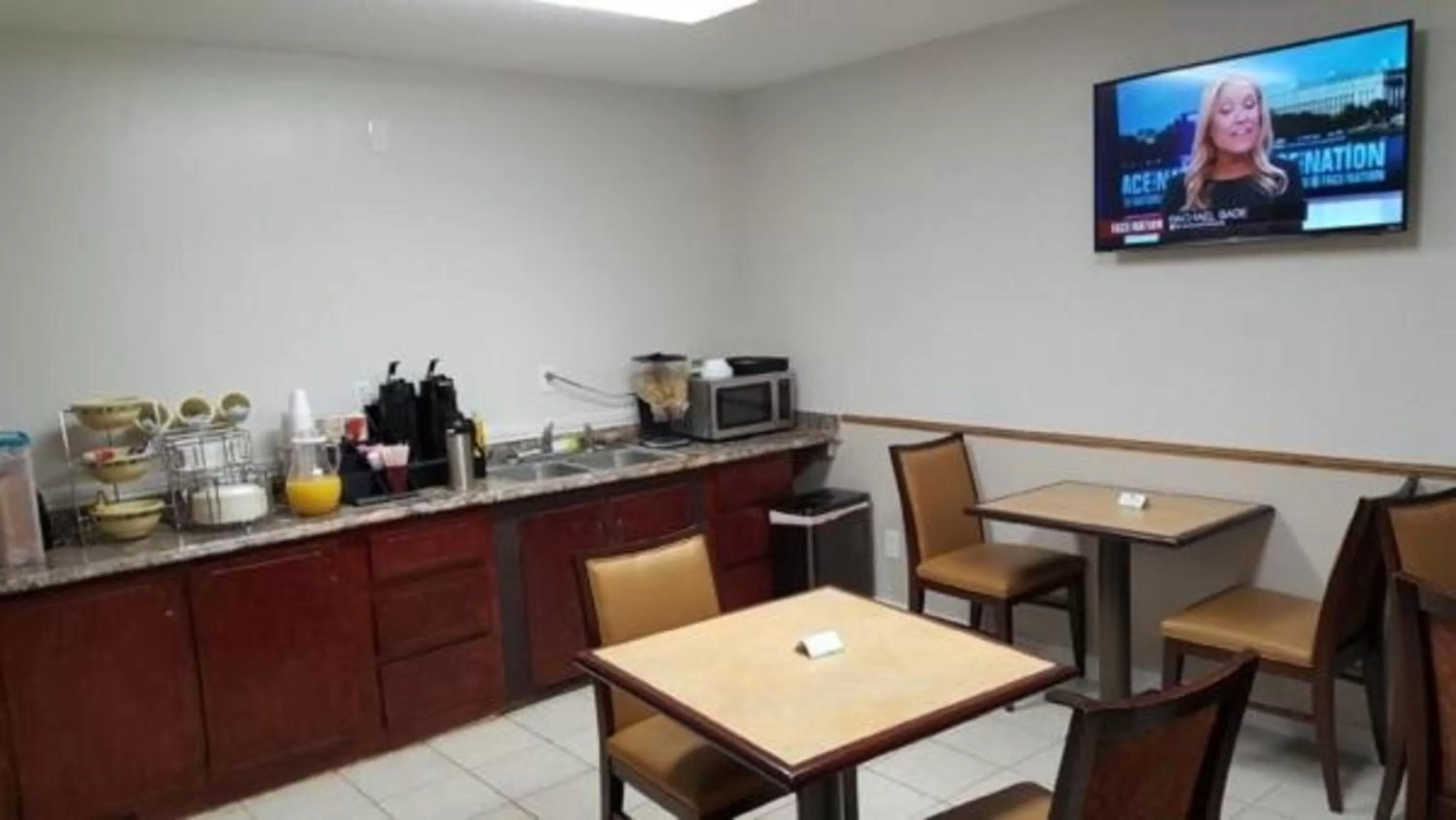 Breakfast in Loyalty Inn Hawkinsville