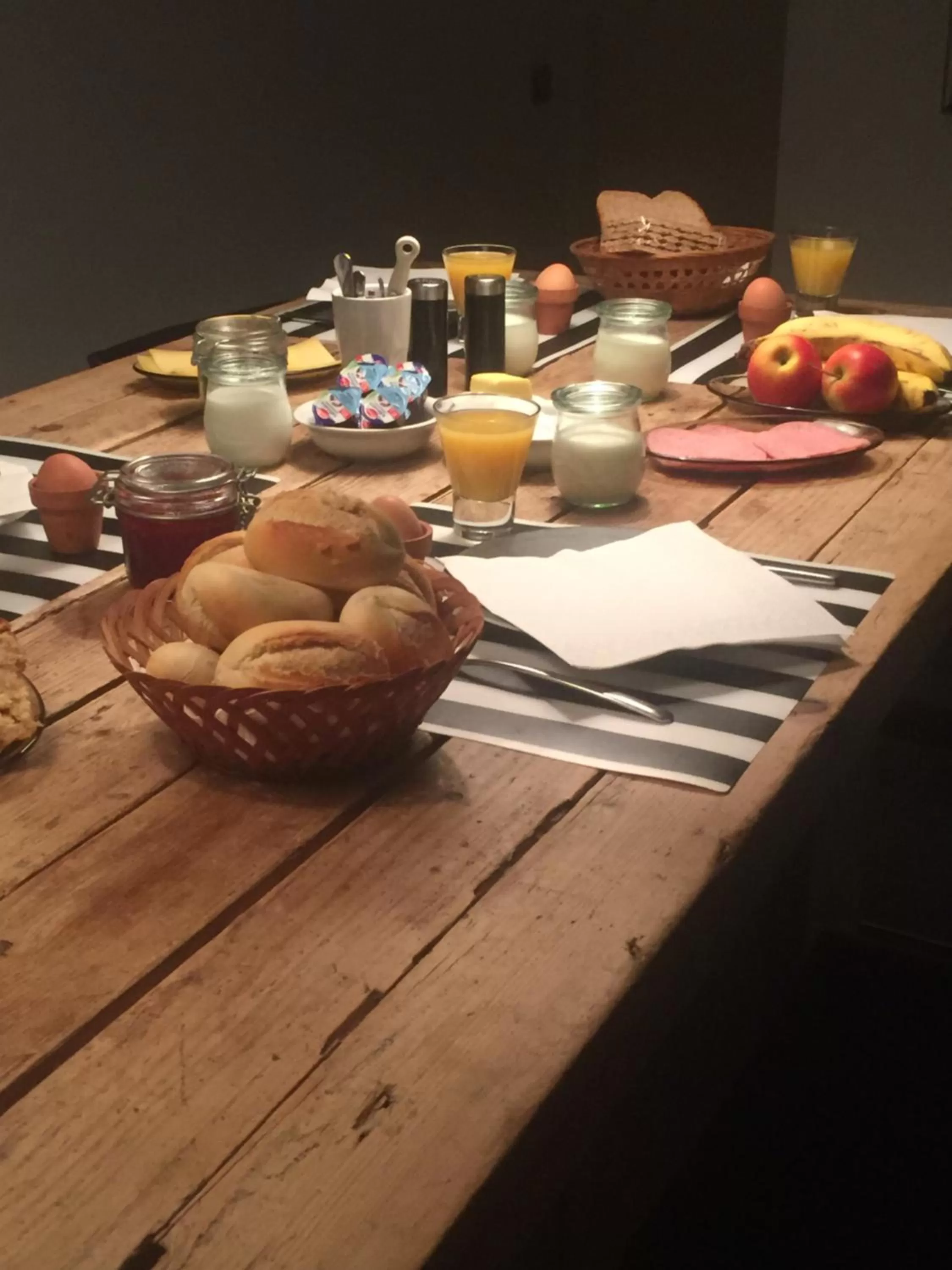 Breakfast in B & B Waalre