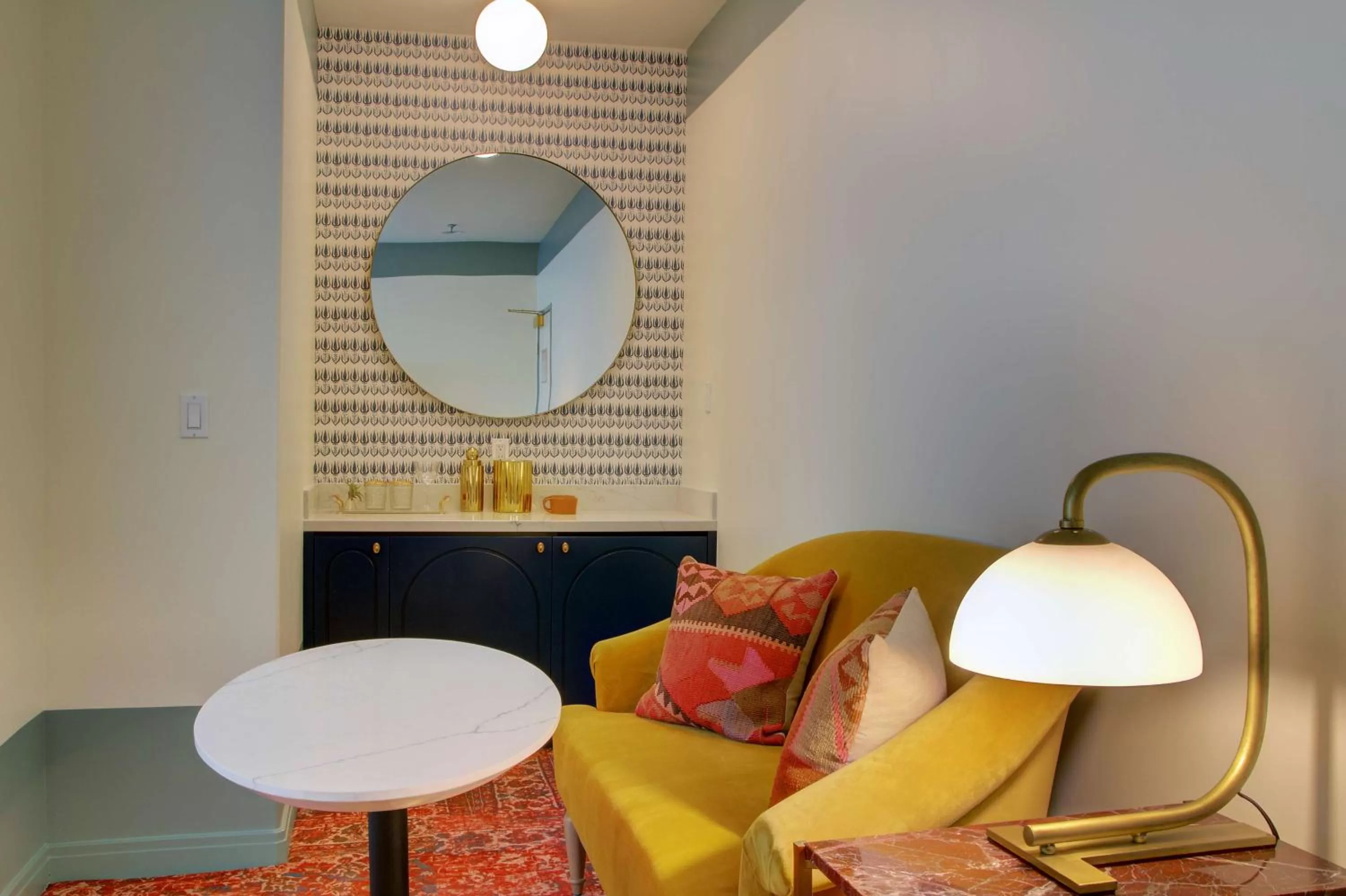 Photo of the whole room in The Hollywood Franklin Hotel near Universal Studios