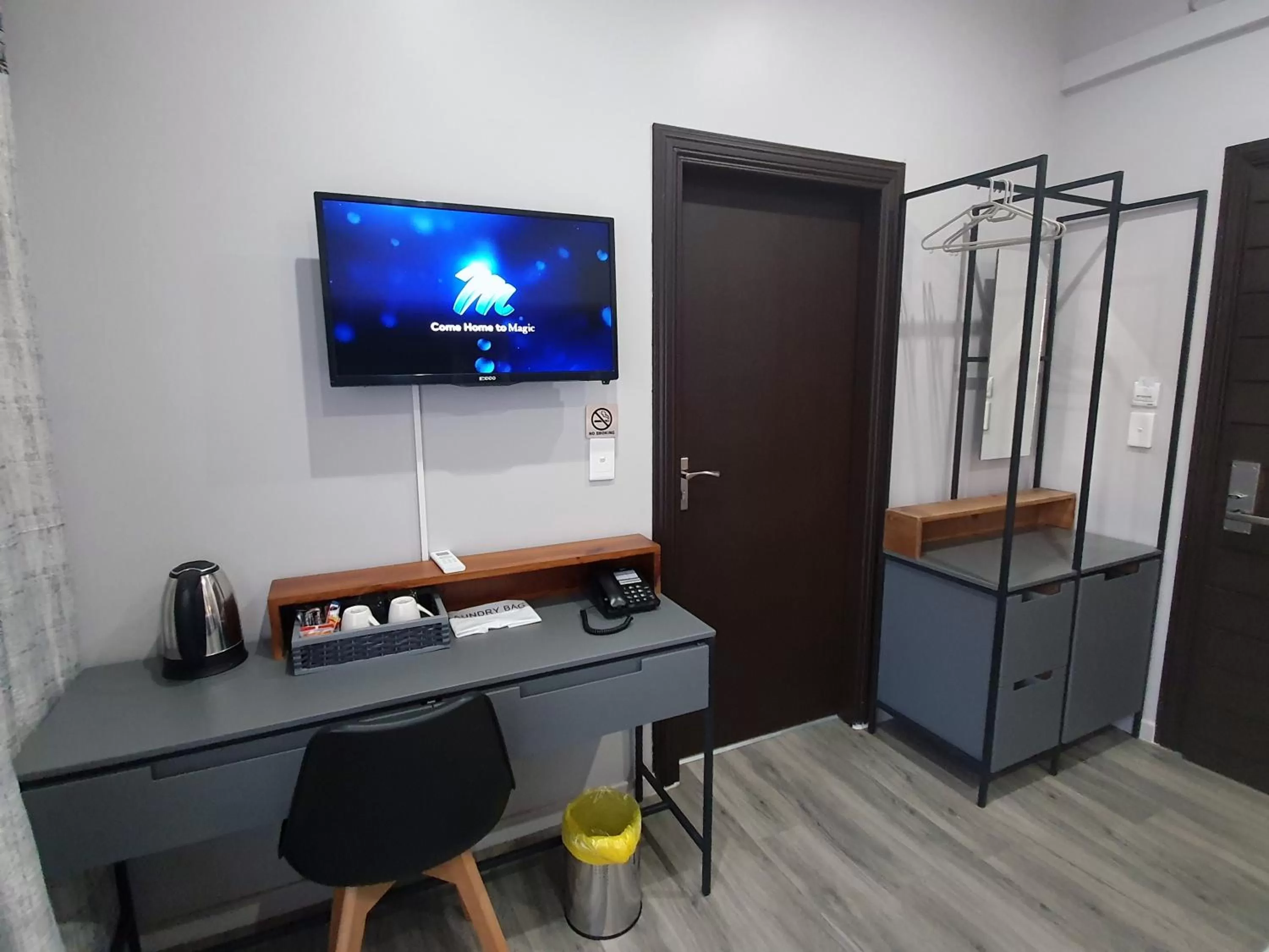 TV and multimedia in La Orchard Hotel