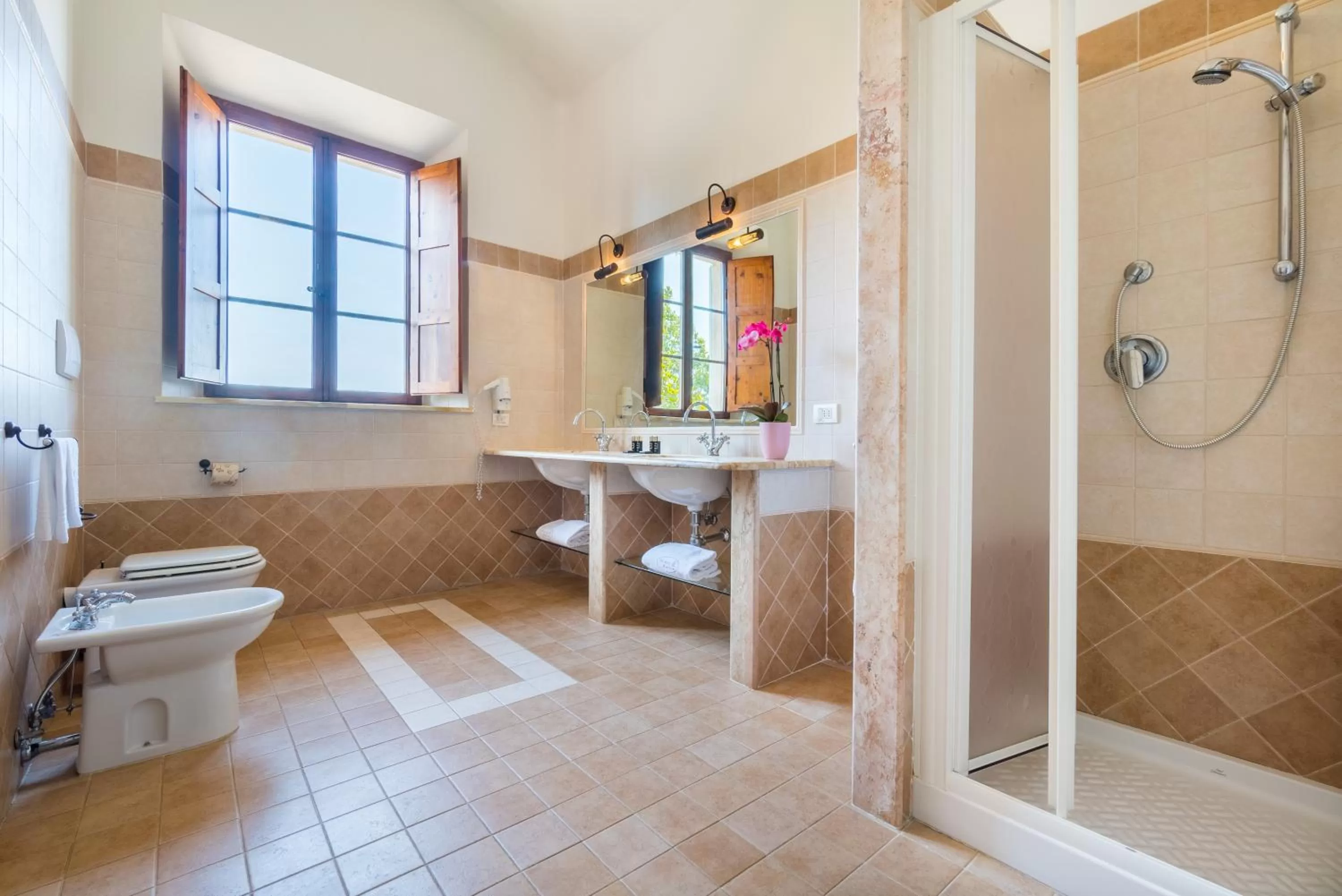 Toilet in Certosa di Pontignano Residenza d'Epoca - Place of Charme