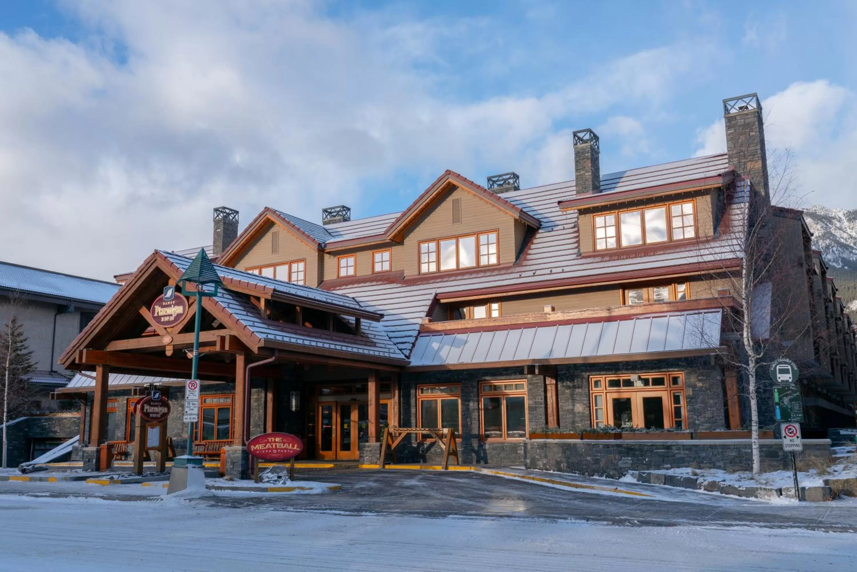 Property building in Banff Ptarmigan Inn