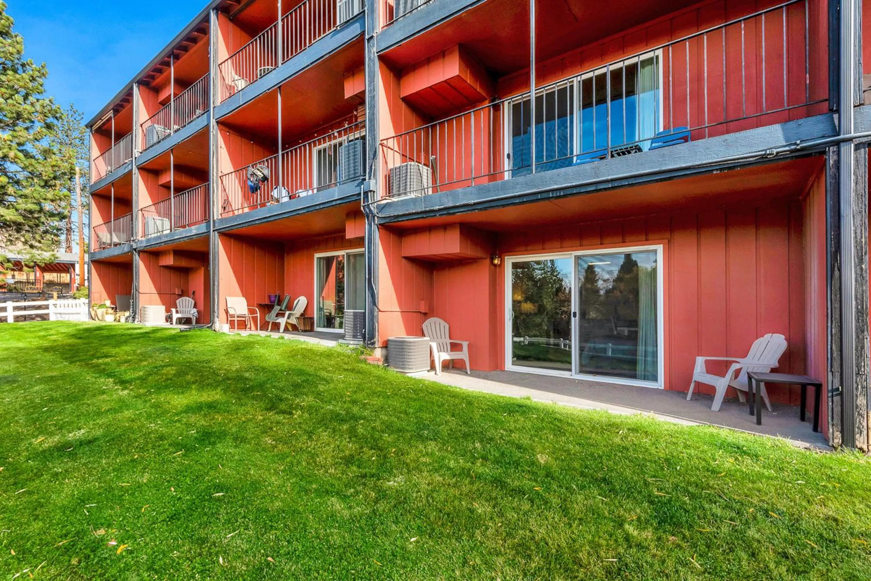 Patio, Property Building in Bend Riverside Condos