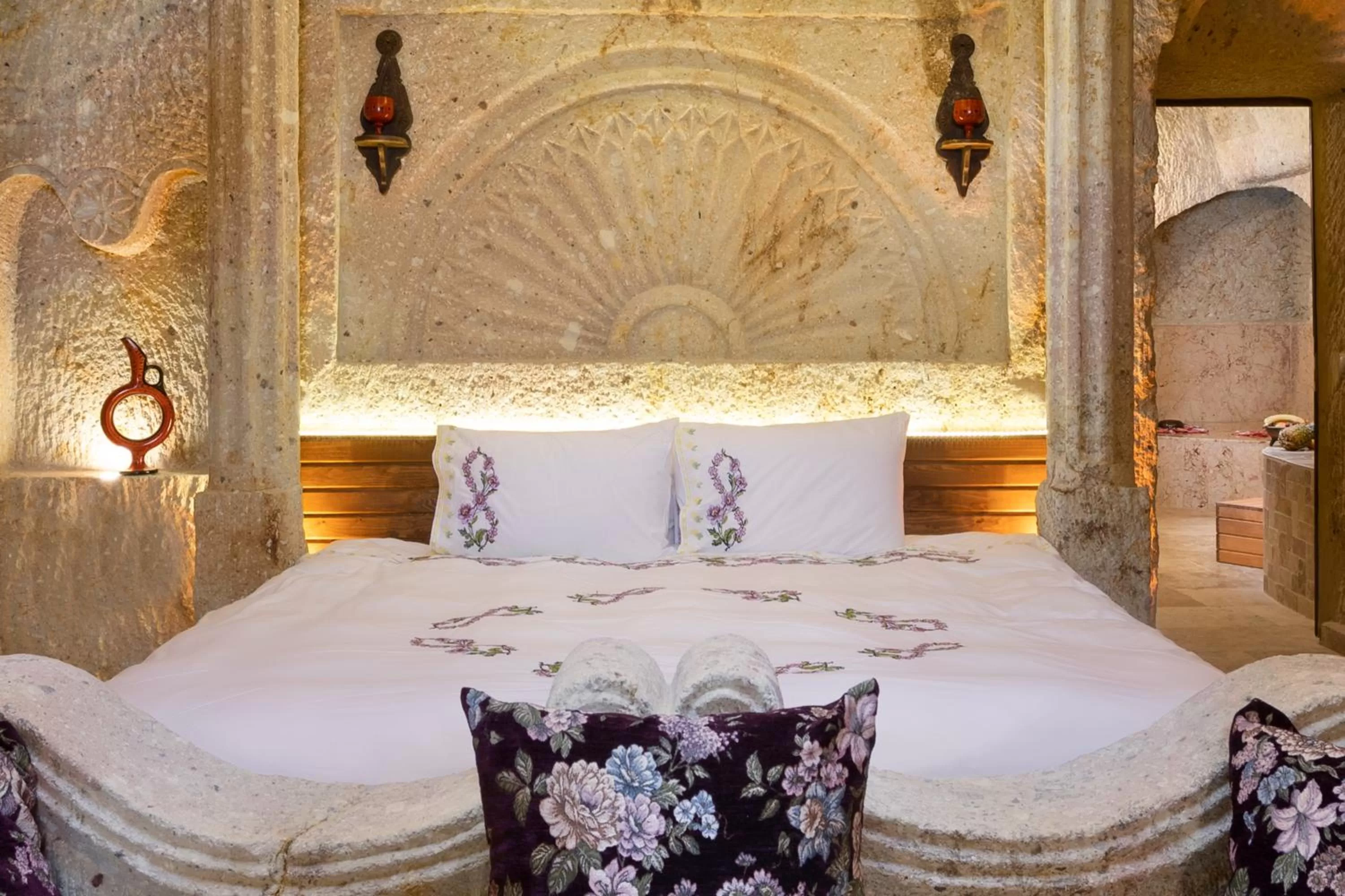 Bed in Kayata Cave Suites Special Class