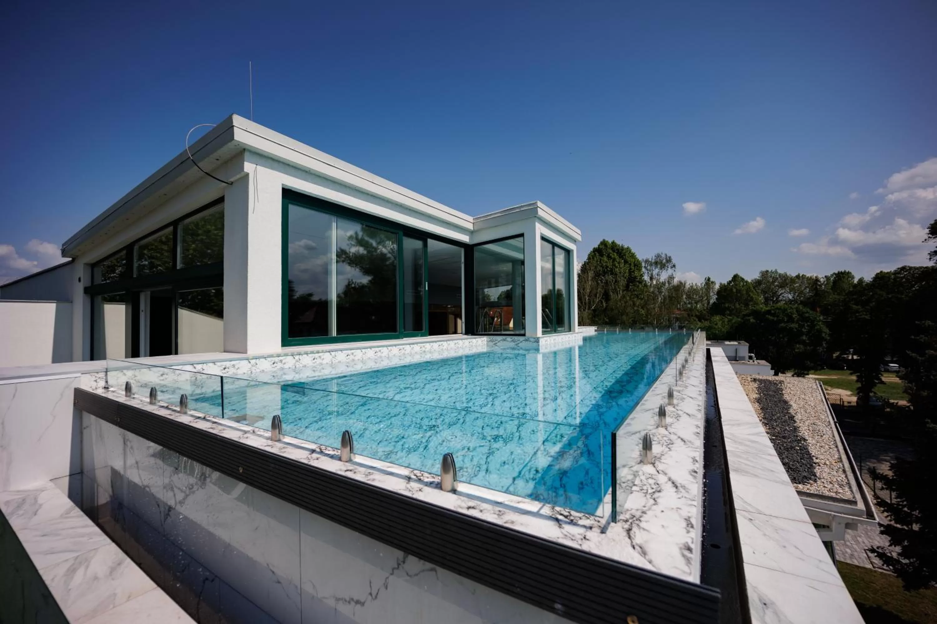 Swimming Pool in Villa Bauhaus Wellness Apart-Hotel