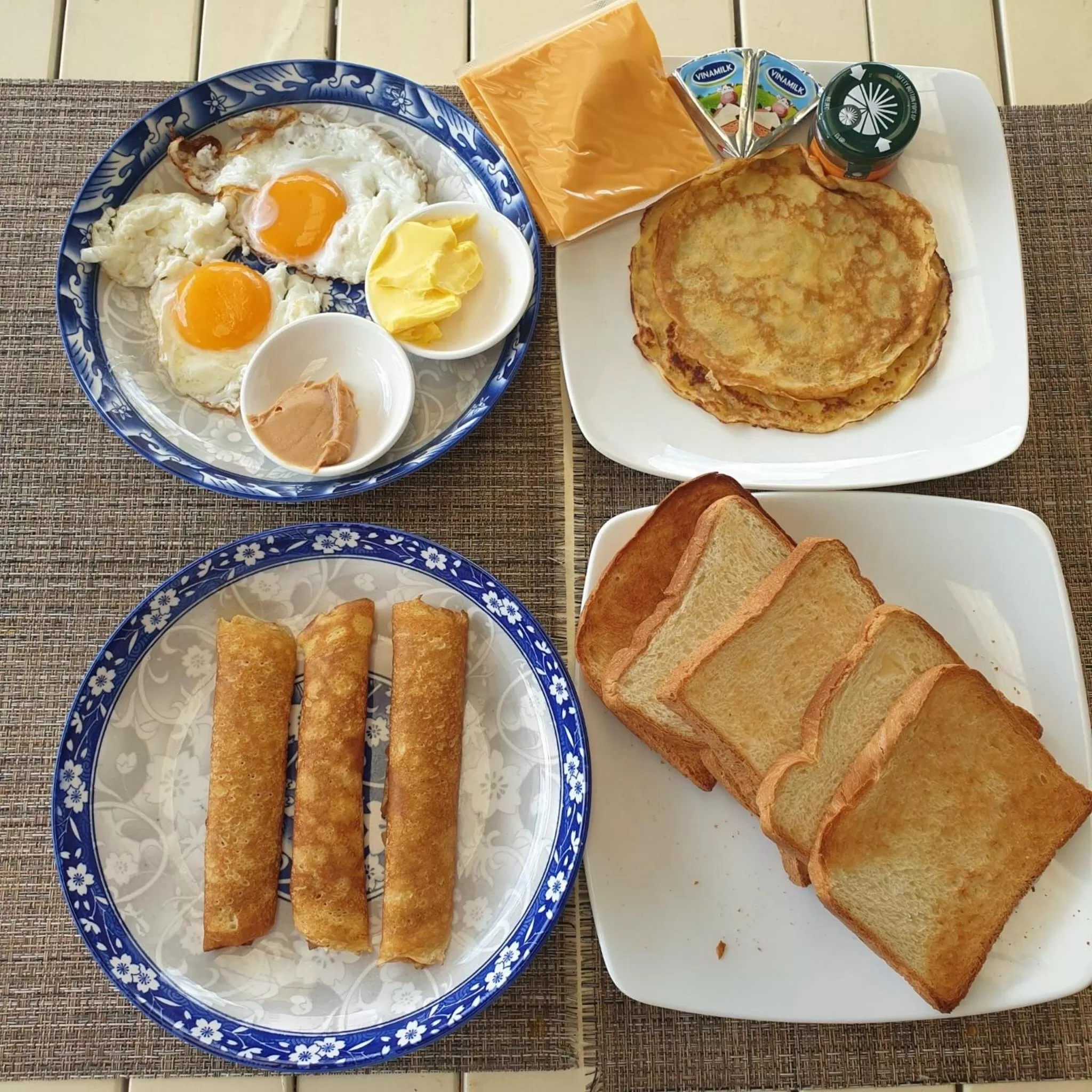 Breakfast in CHEZ LOTUS VN