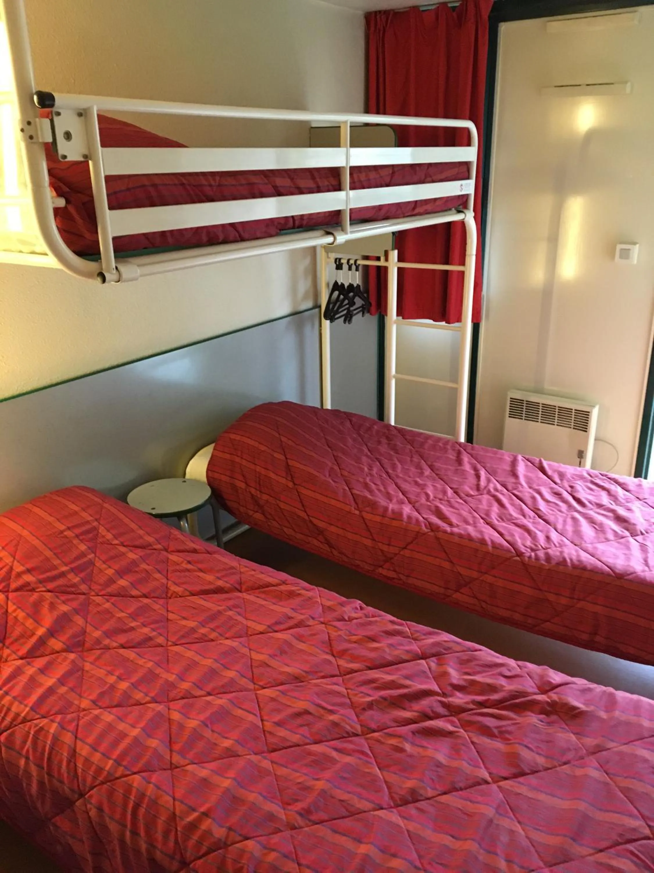 bunk bed, Bed in Premiere Classe Lyon Sud - Chasse Sur Rhône
