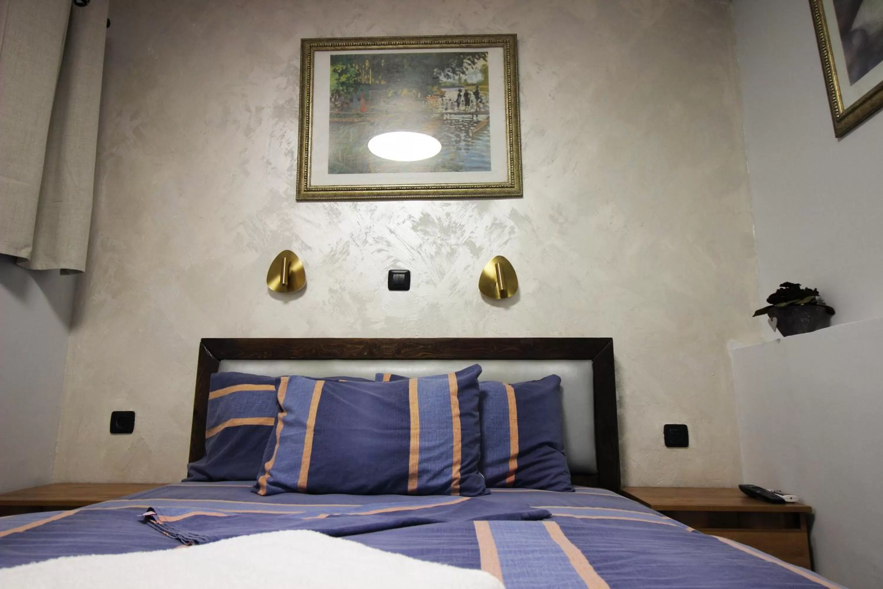 Property building, Bed in Sunset Inn