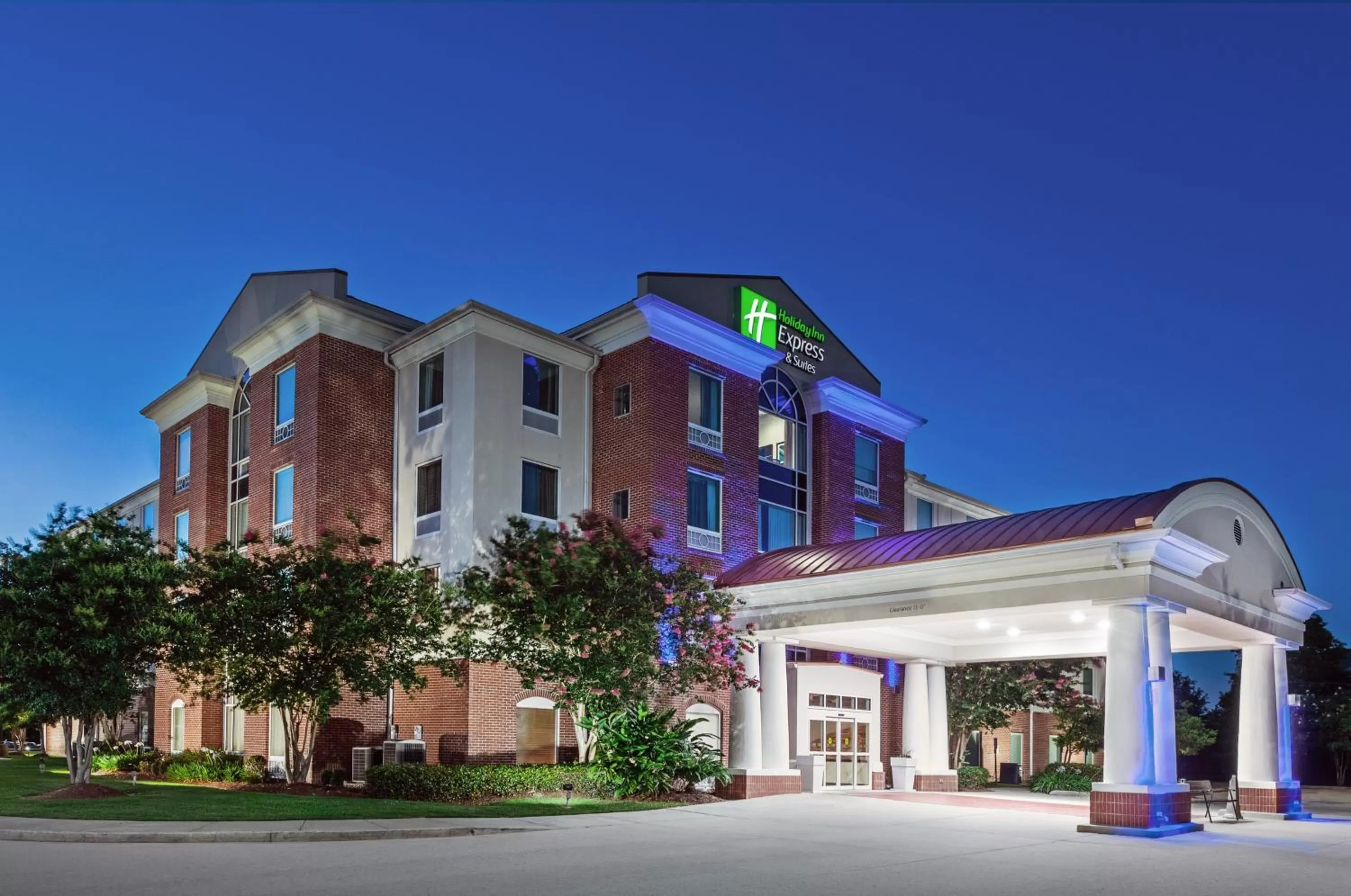 Property building in Holiday Inn Express & Suites Baton Rouge East by IHG