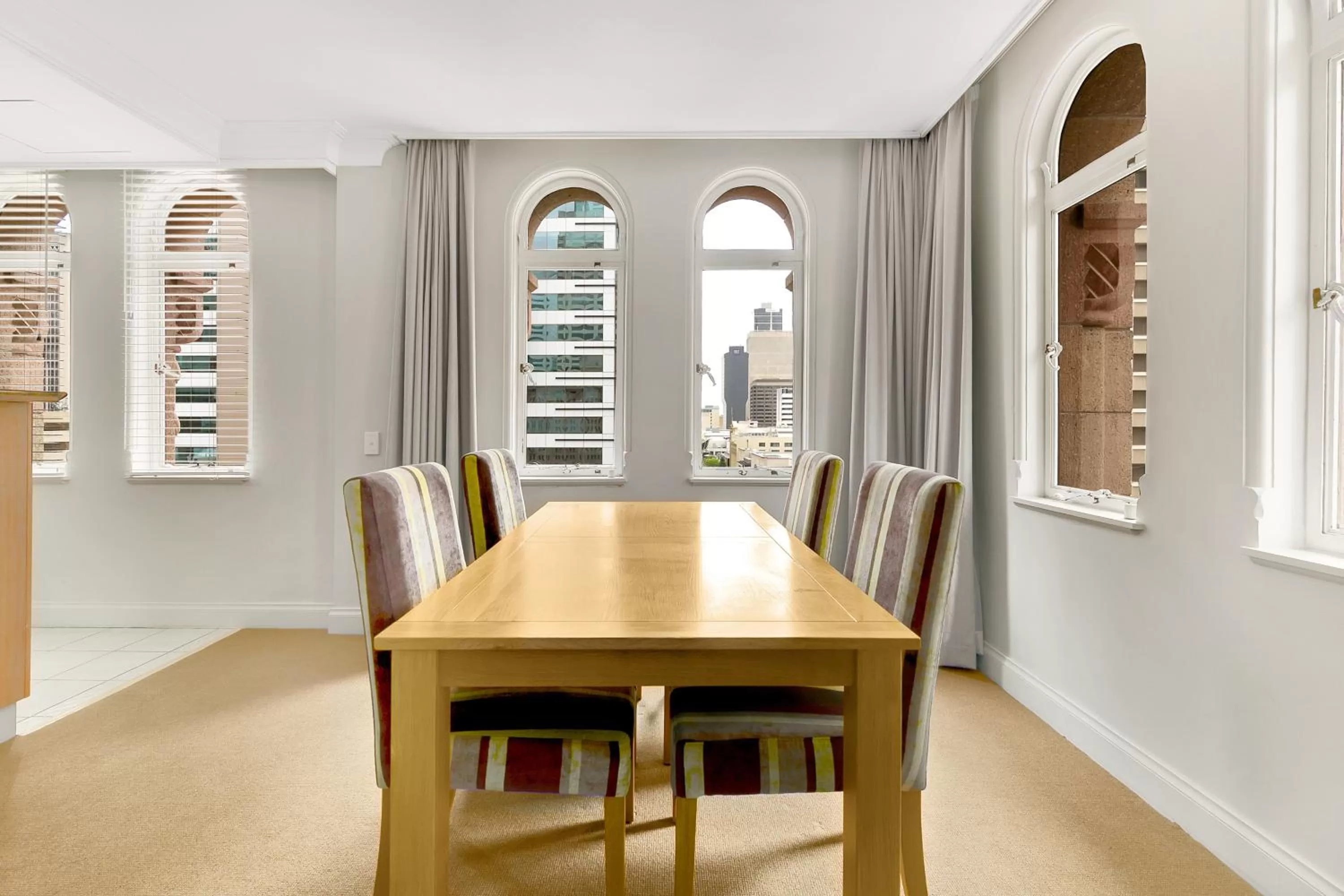 Dining area in Manor Apartment Hotel