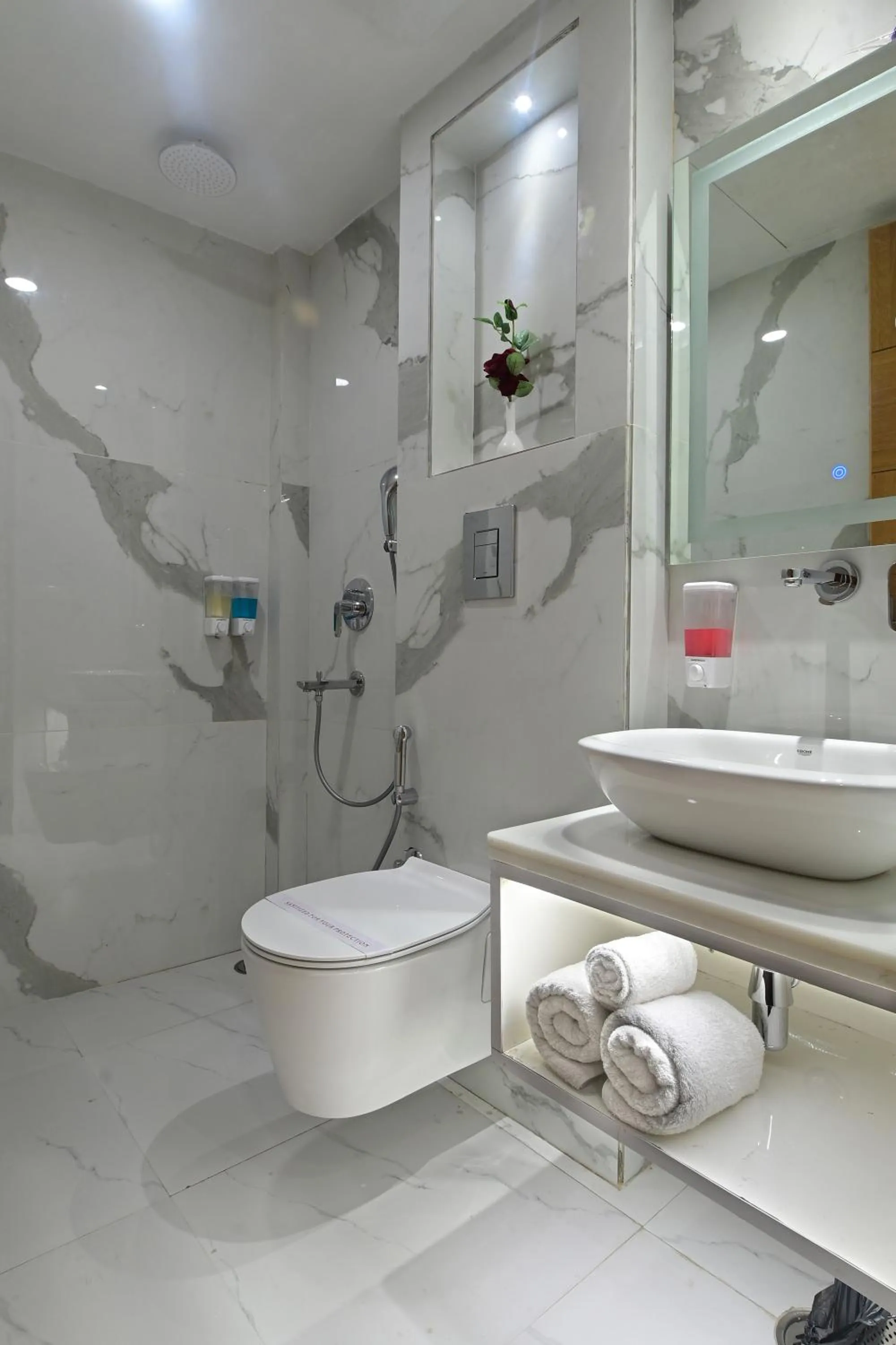 Shower in Hotel Gold Palace - 03 Mins Walk From New Delhi Railway Station